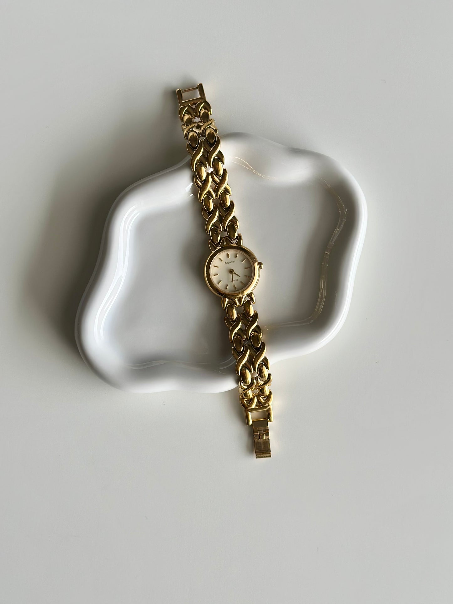 Vintage gold-tone quartz watch by Accurist