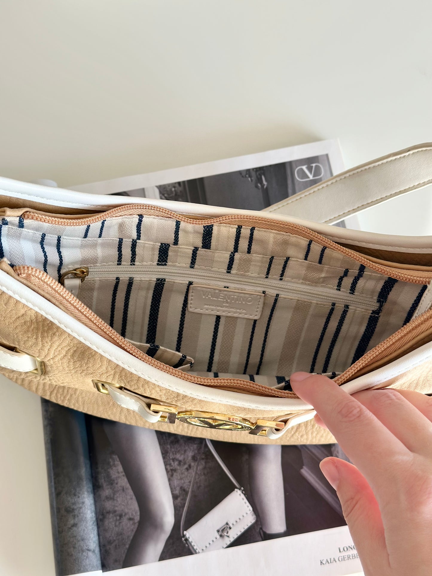 Stunning vintage Mario Valentino baguette bag