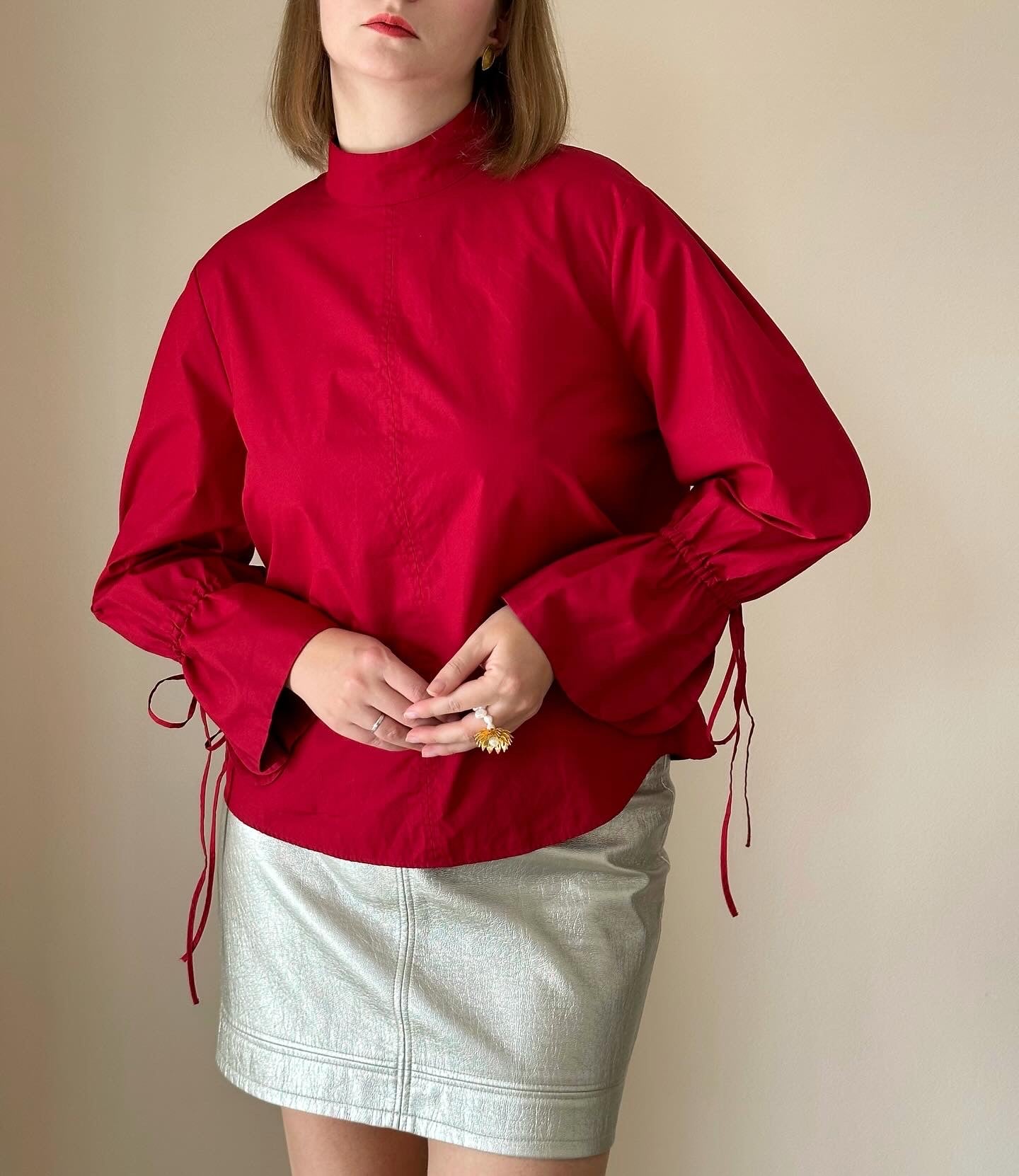 Lovely cotton blouse with decorated sleeves