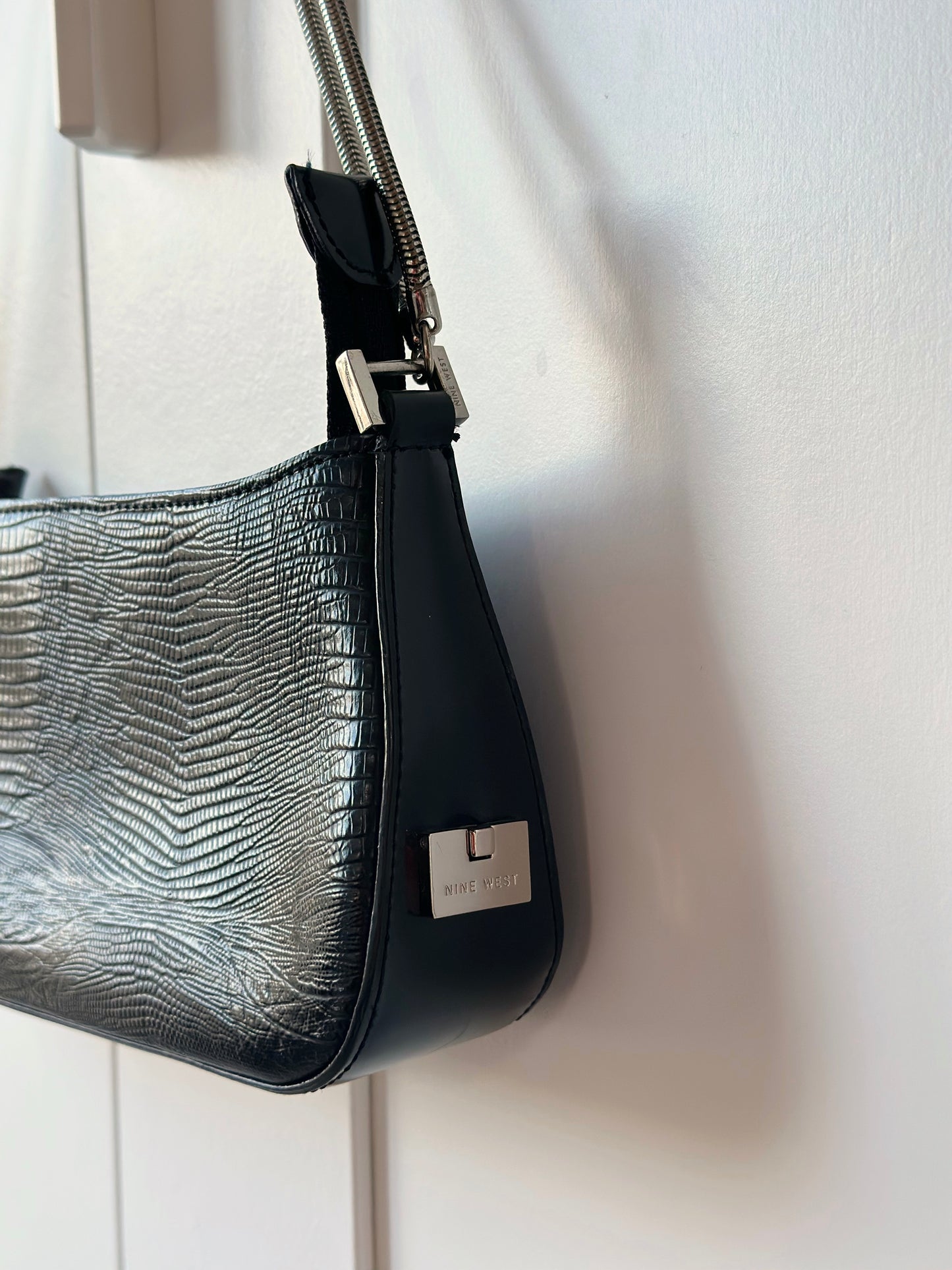 Stunning vintage bag by Nine West with keychain