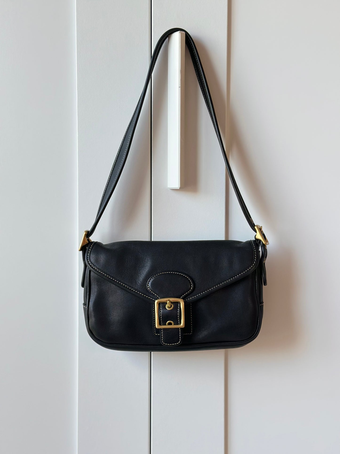 Authentic stylish vintage Coach bag from 2000s