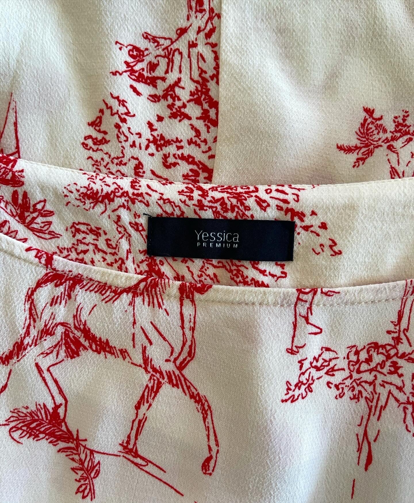 Incredible viscose blouse with puff sleeves