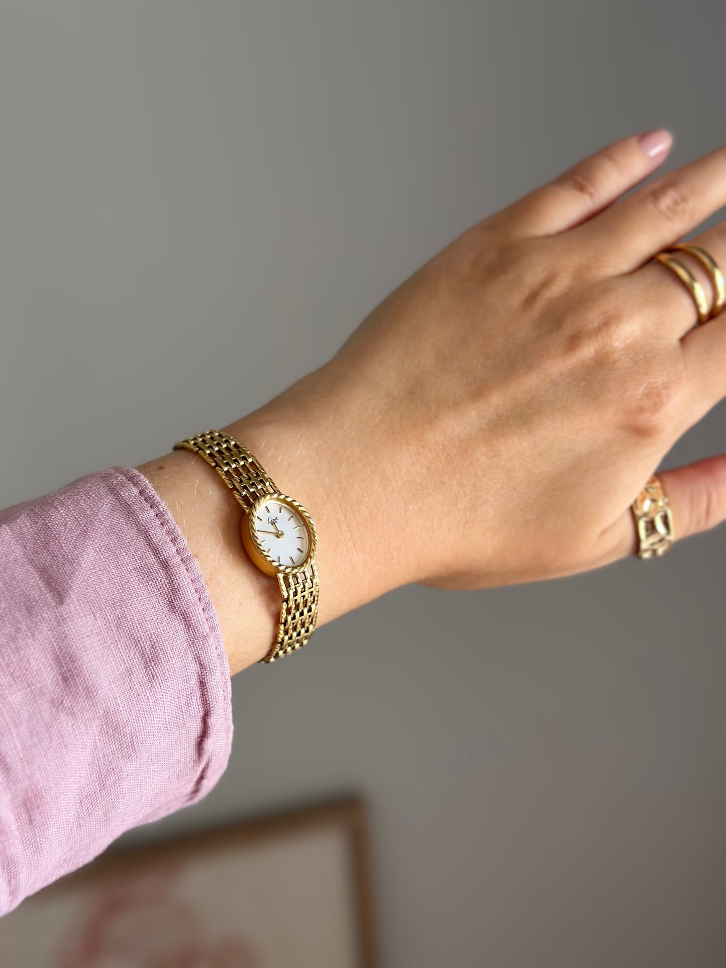Charming vintage Limit watch