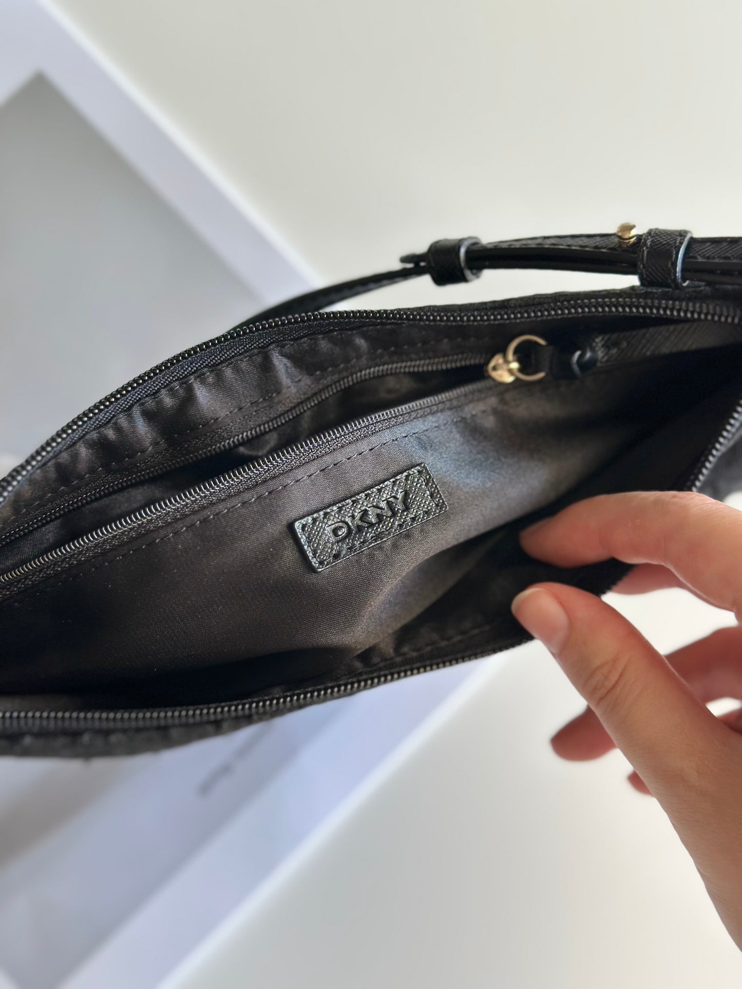 Minimalist vintage DKNY baguette bag
