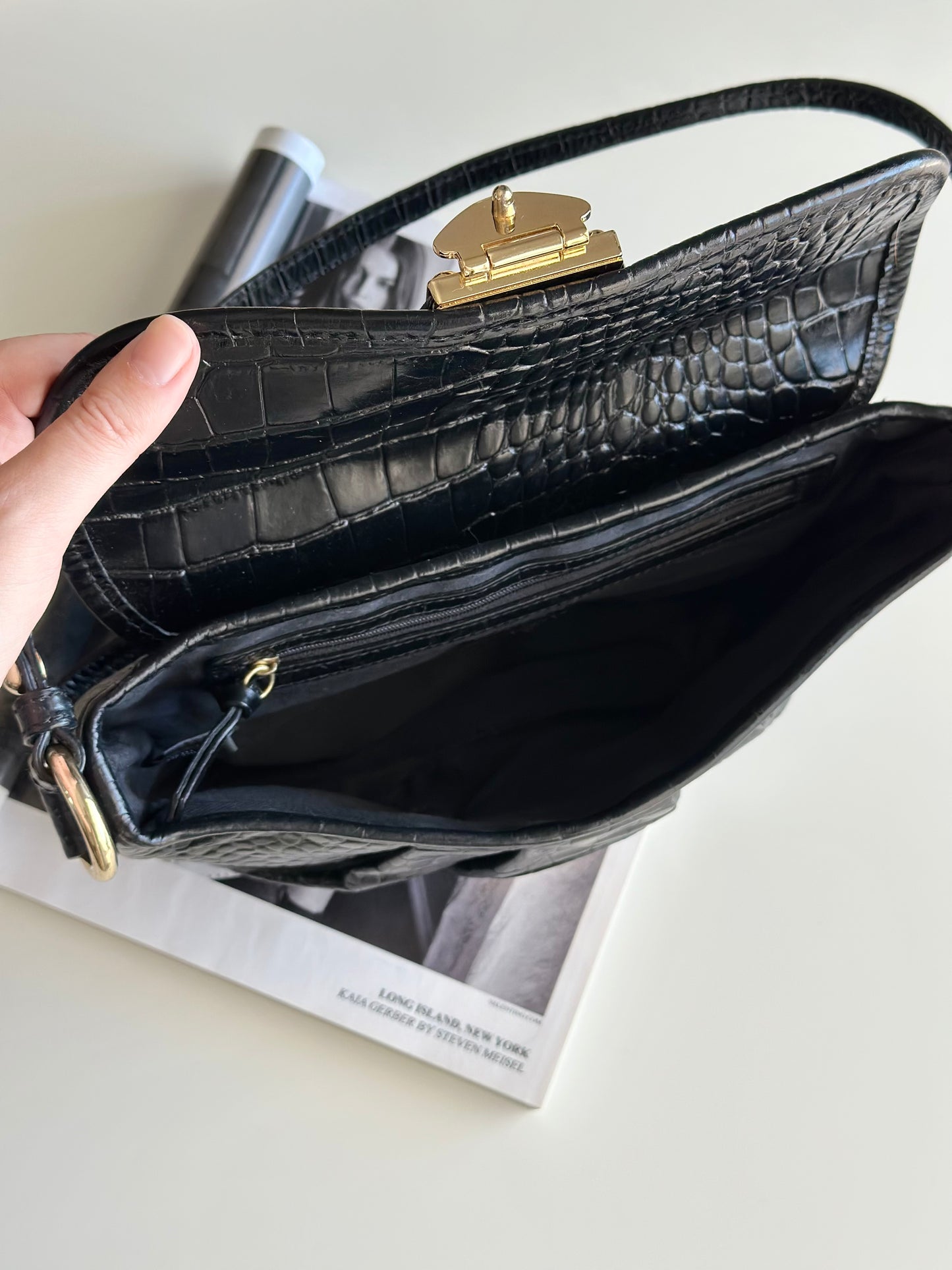 Stunning vintage leather baguette bag DKNY (2000s)