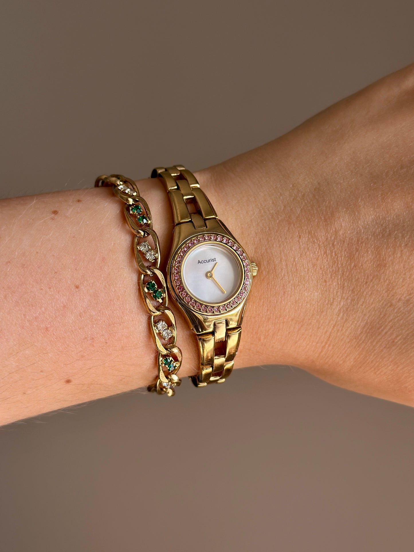 Charming vintage Accurist watch with 4 interchangeable bezels