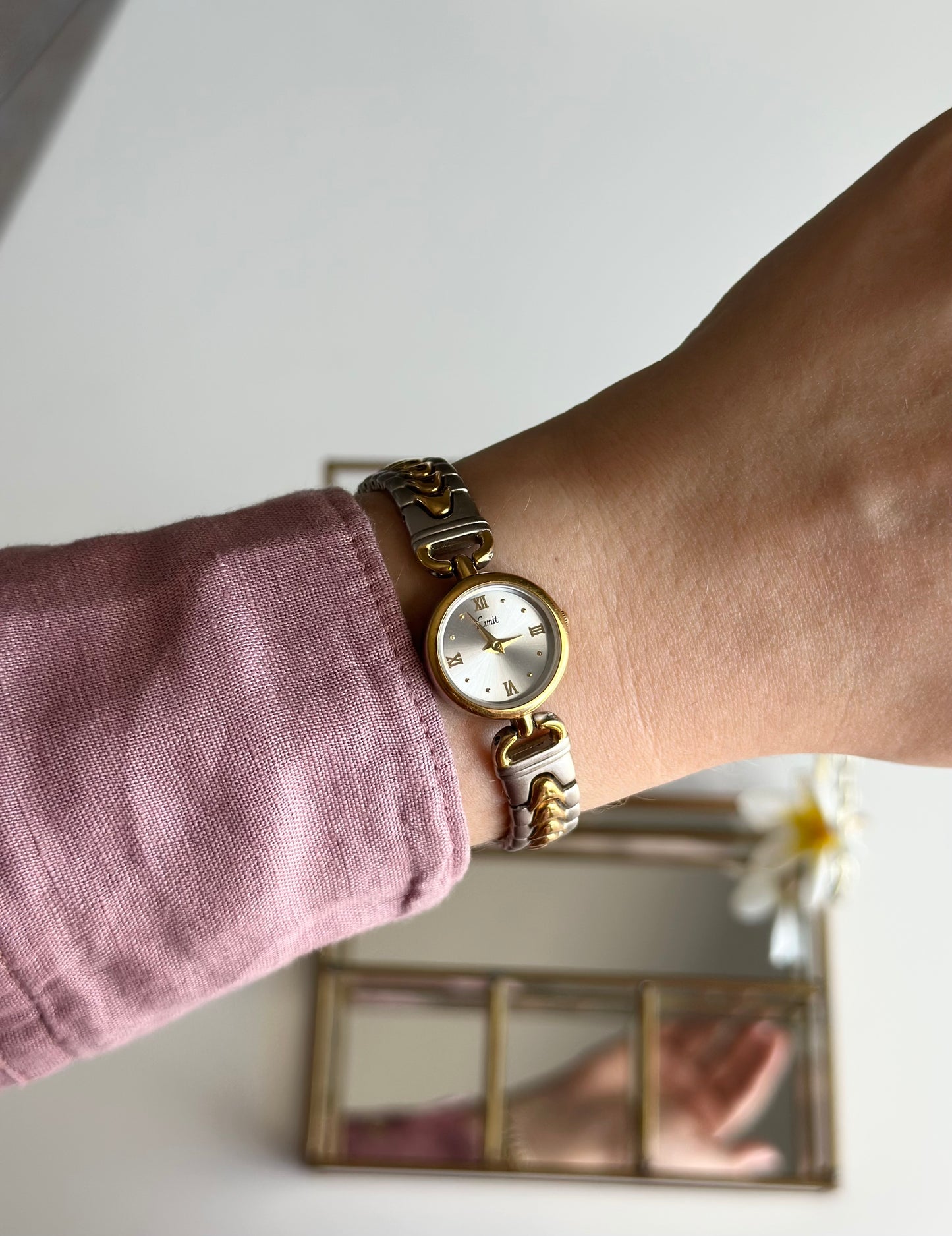 Sophisticated vintage two-tone Limit watch