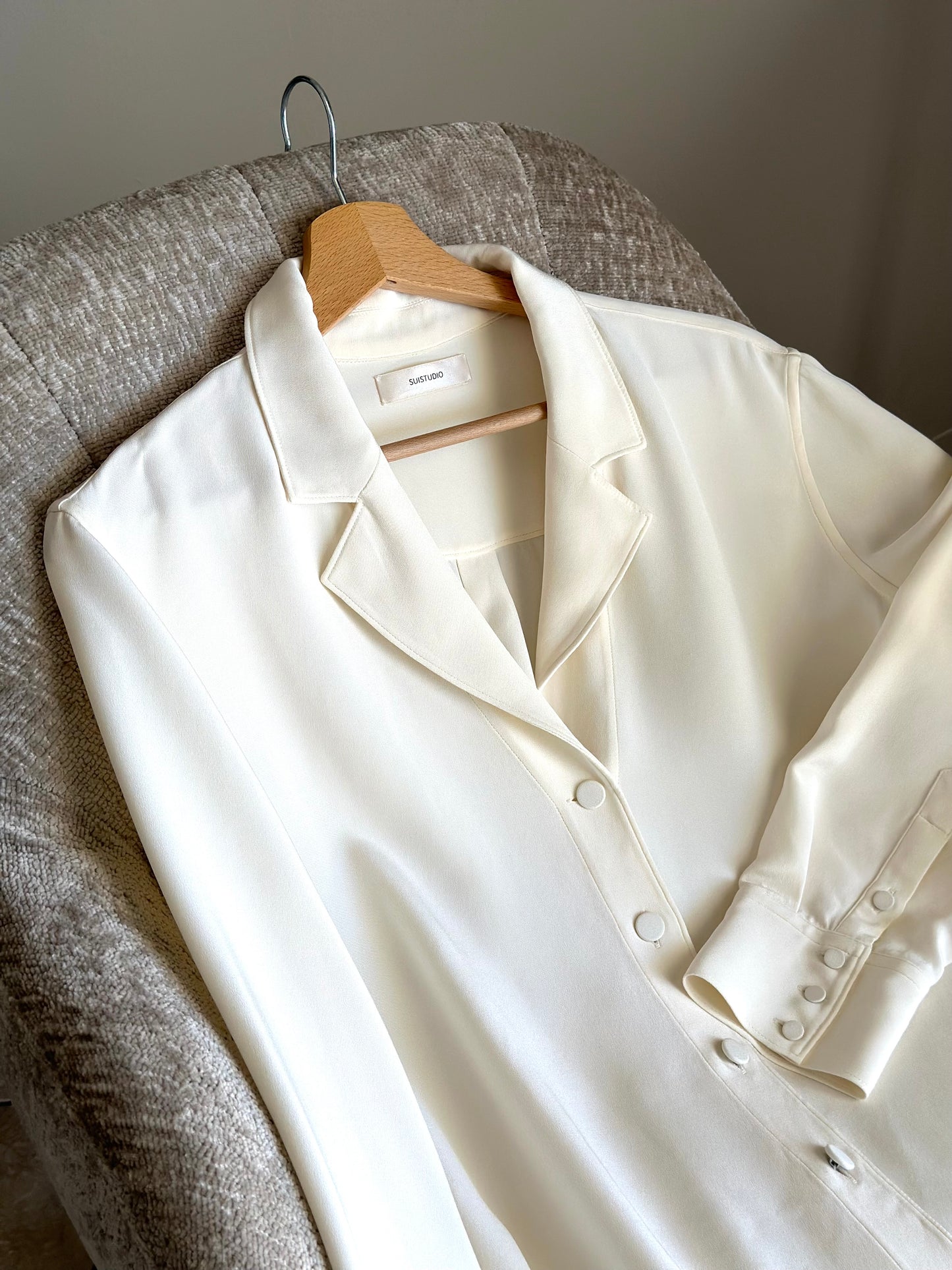 Luxurious 100% silk ivory blouse by Suistudio