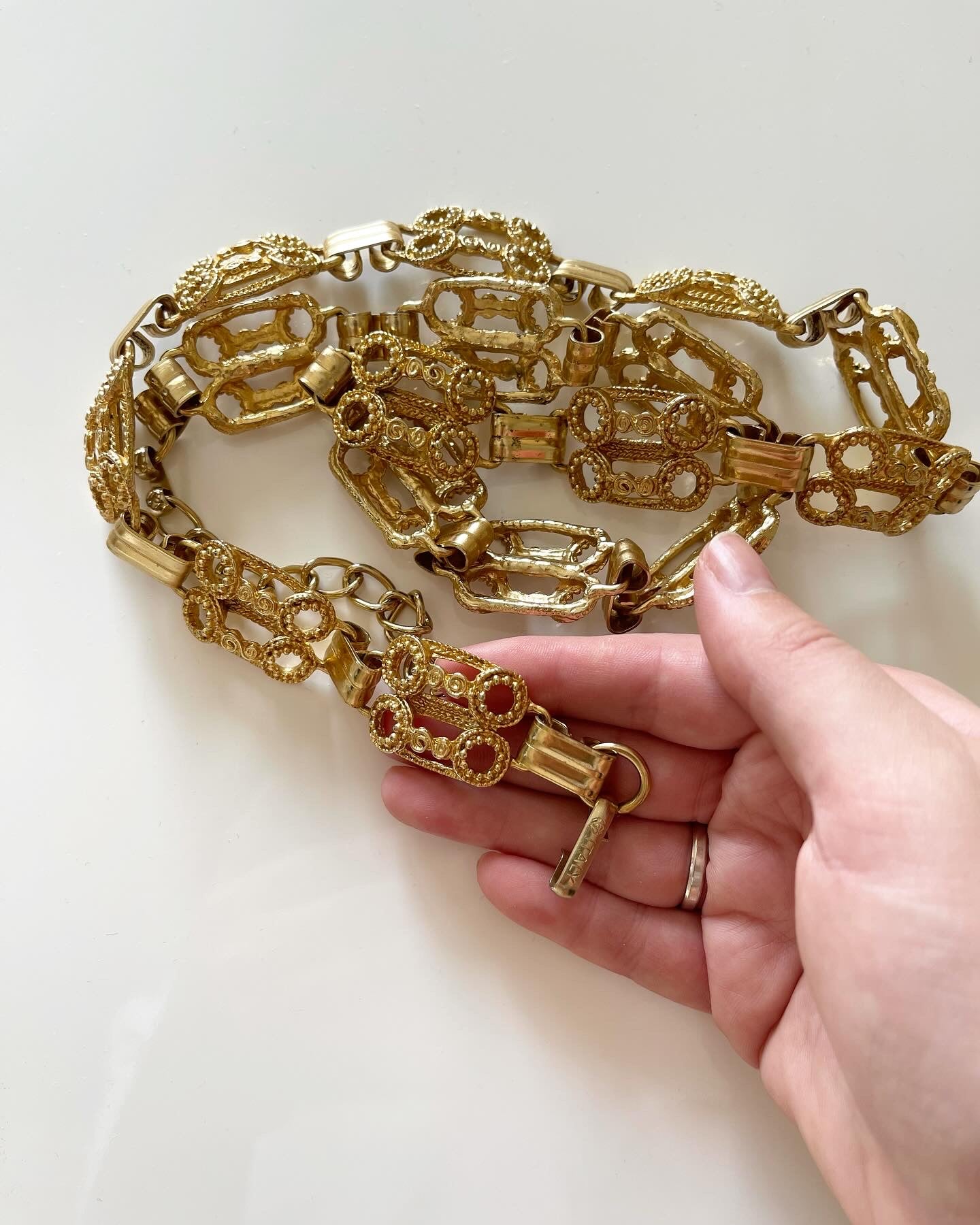Amazing vintage gold-tone chain belt