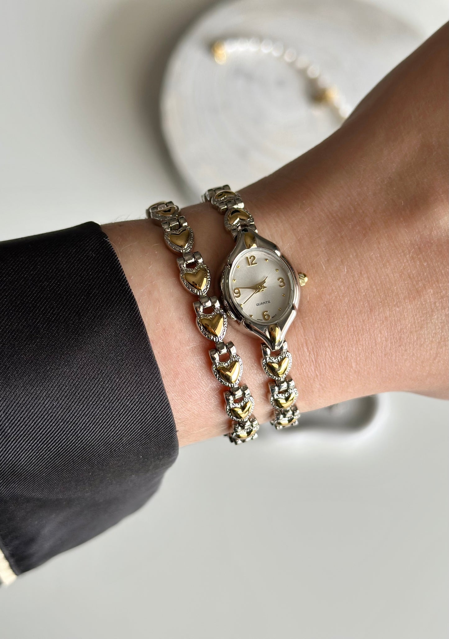 Vintage quartz two-tones watch set by Avon 🩶