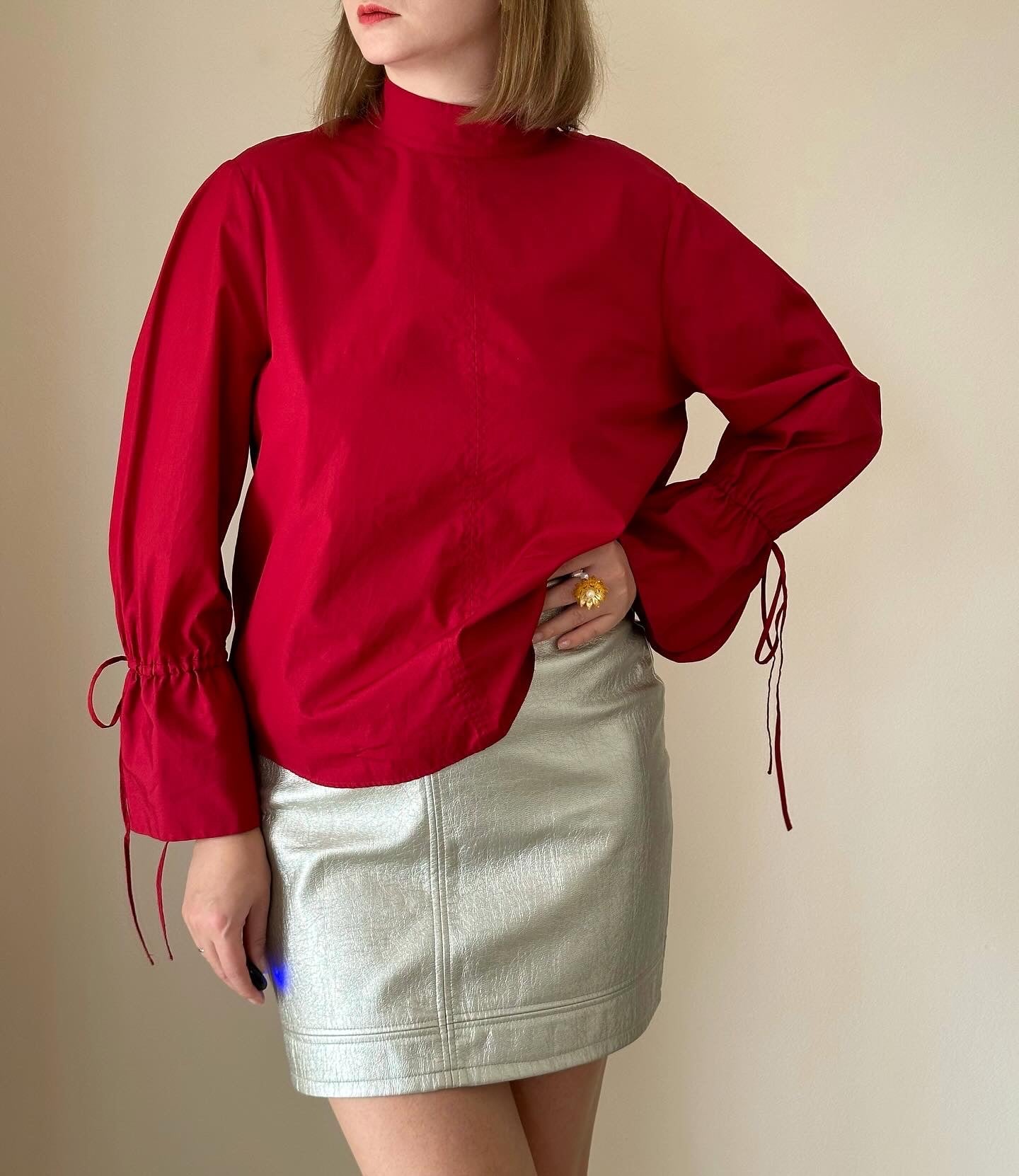 Lovely cotton blouse with decorated sleeves
