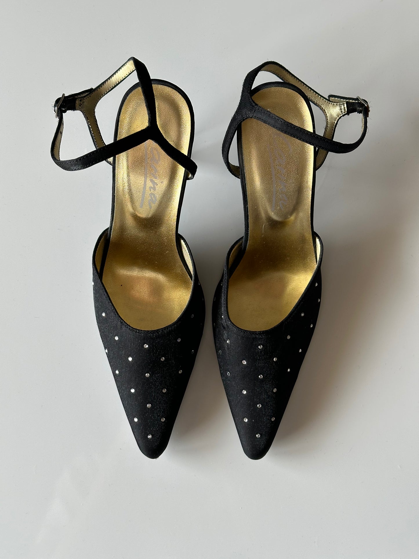 Vintage high-heel satin shoes with crystals 💎