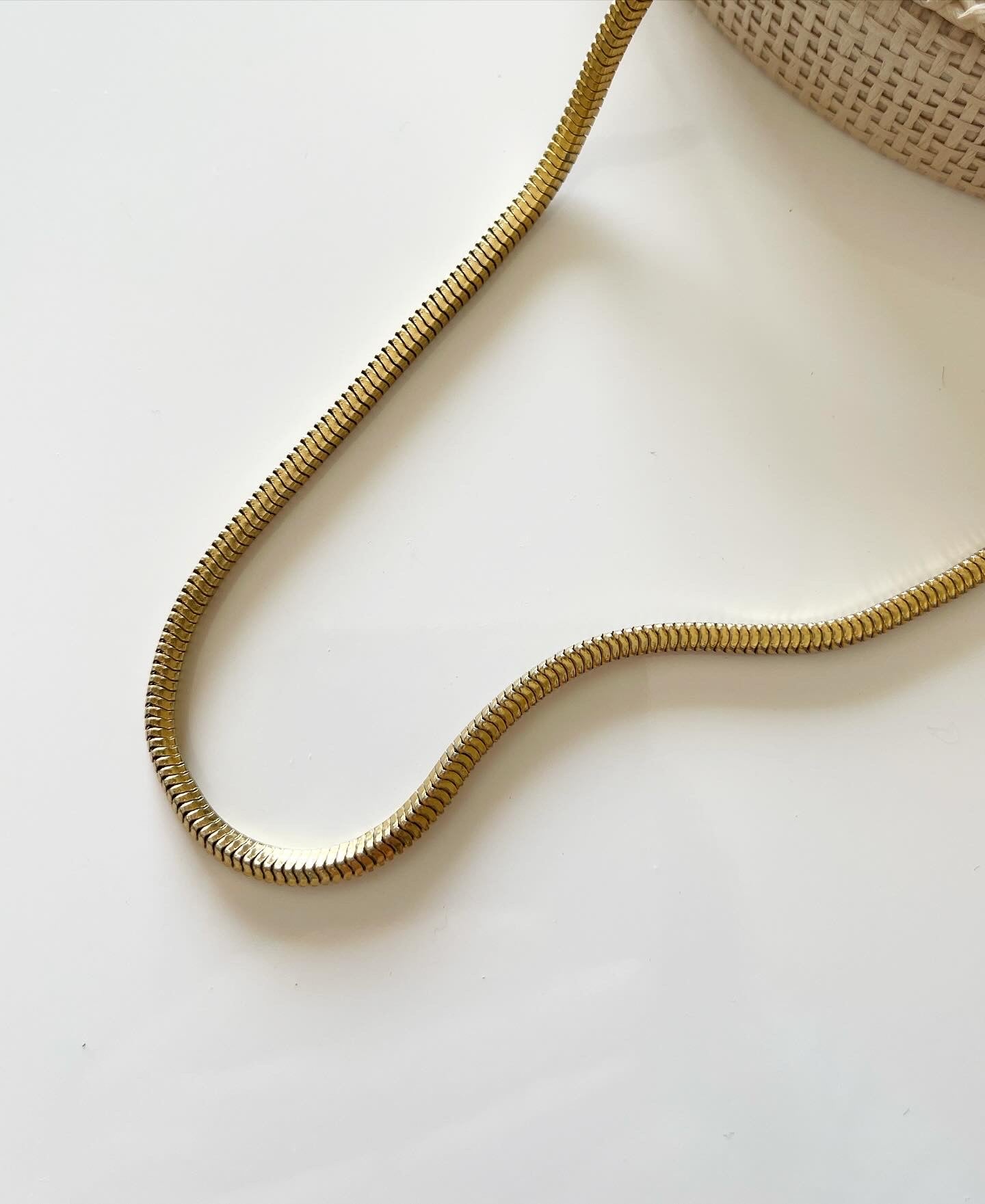 Lovely vintage gold-tone necklace