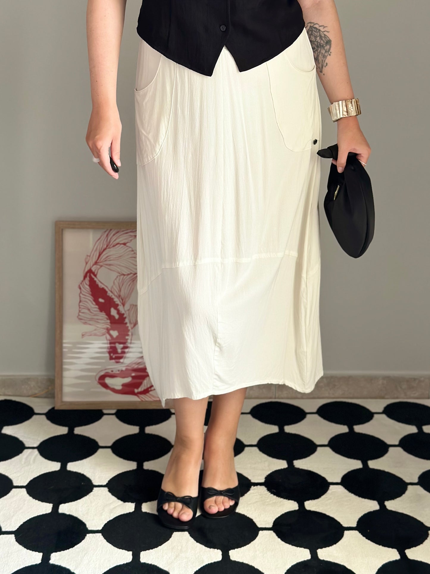 Beautiful midi viscose skirt from Scandinavian brand