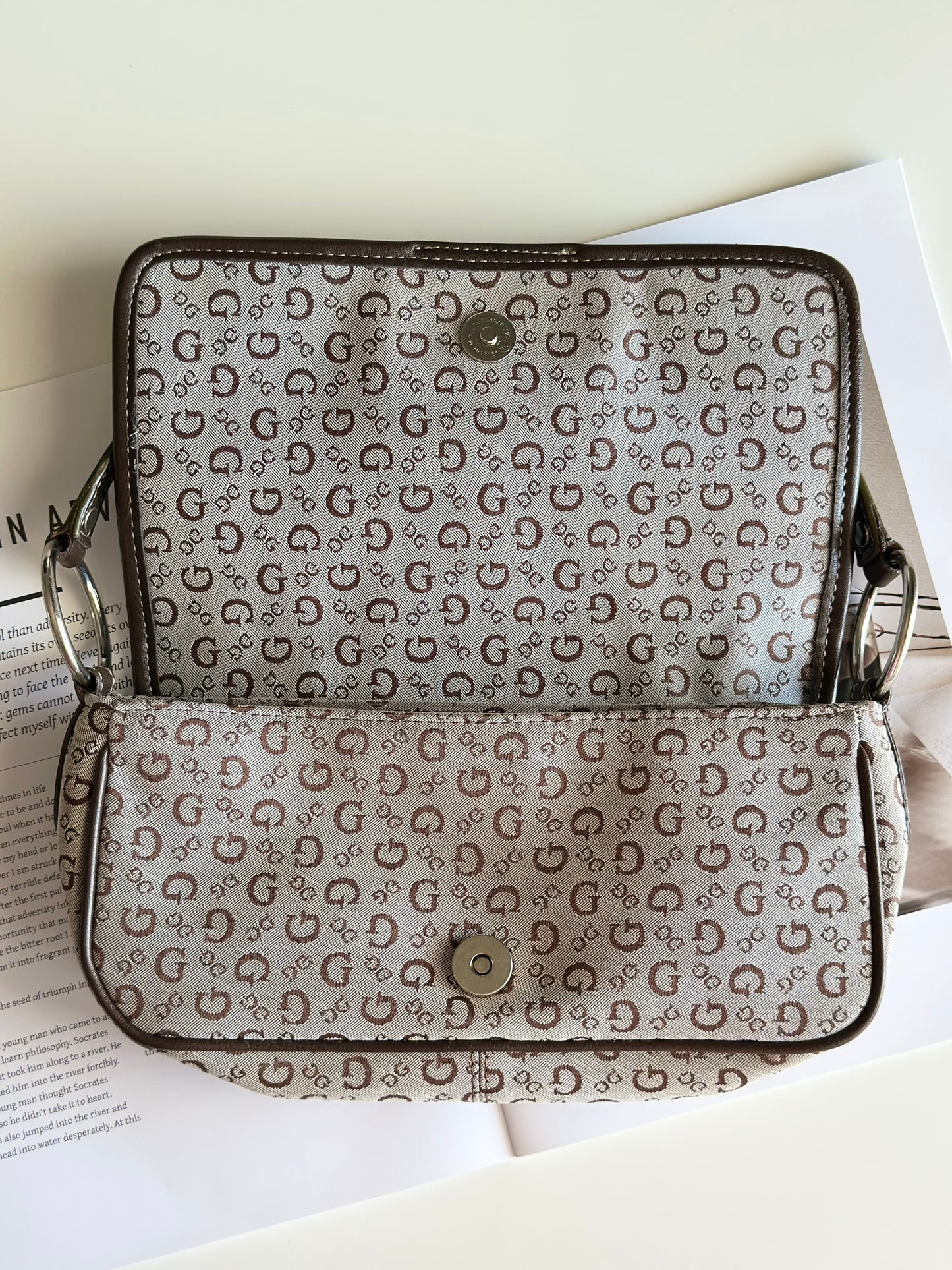 Vintage beige/brown monogram baguette bag Guess