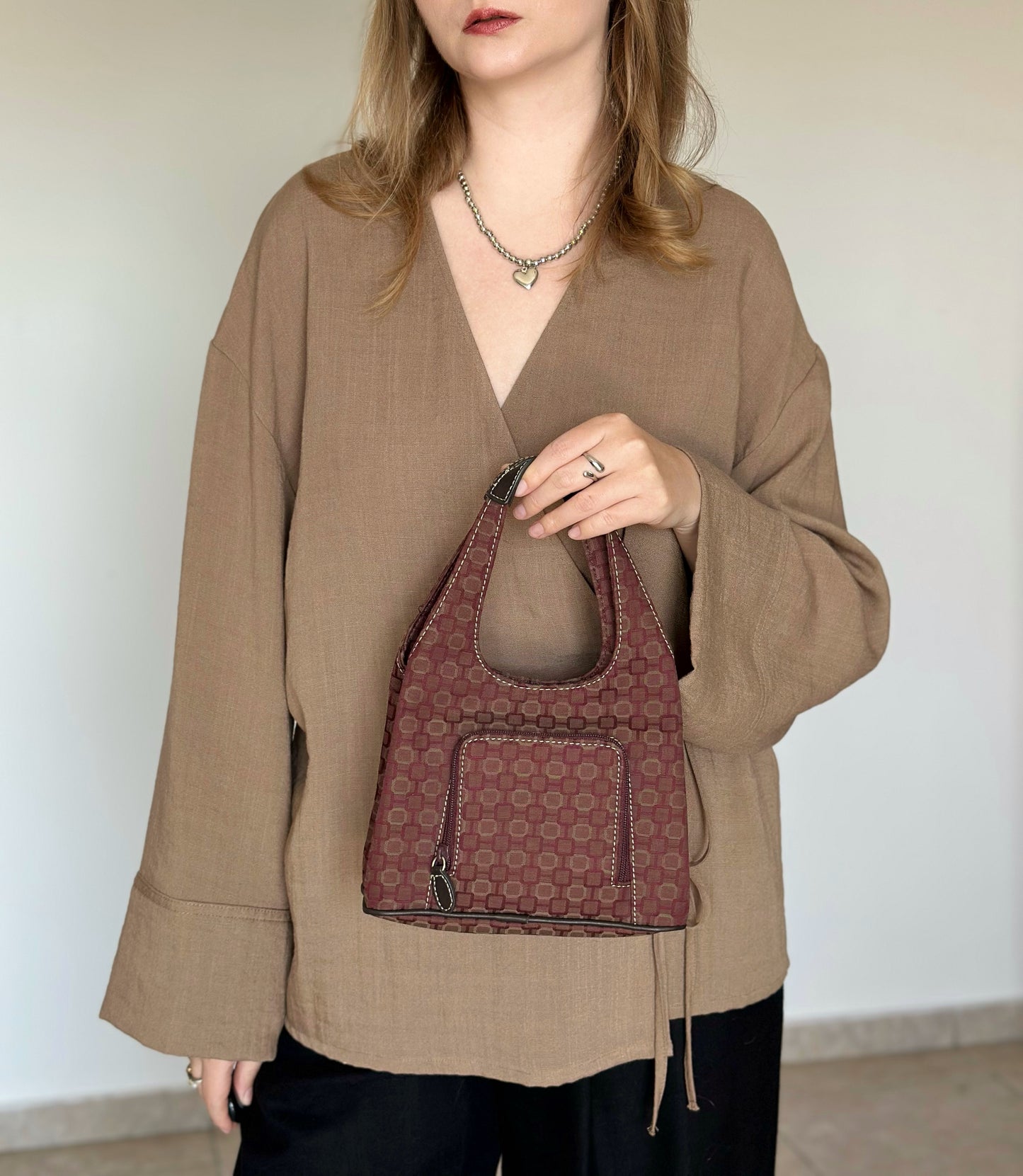 Cute vintage bag by Nine West with mirror from 90s