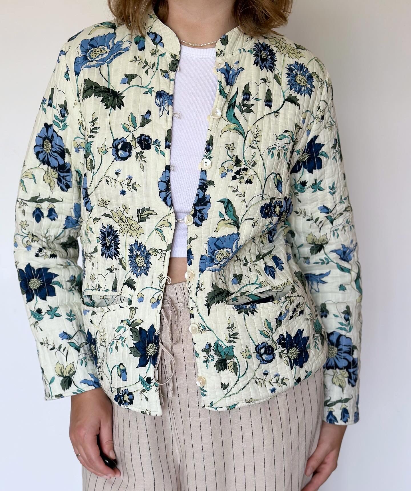 Lovely quilted jacket with floral print