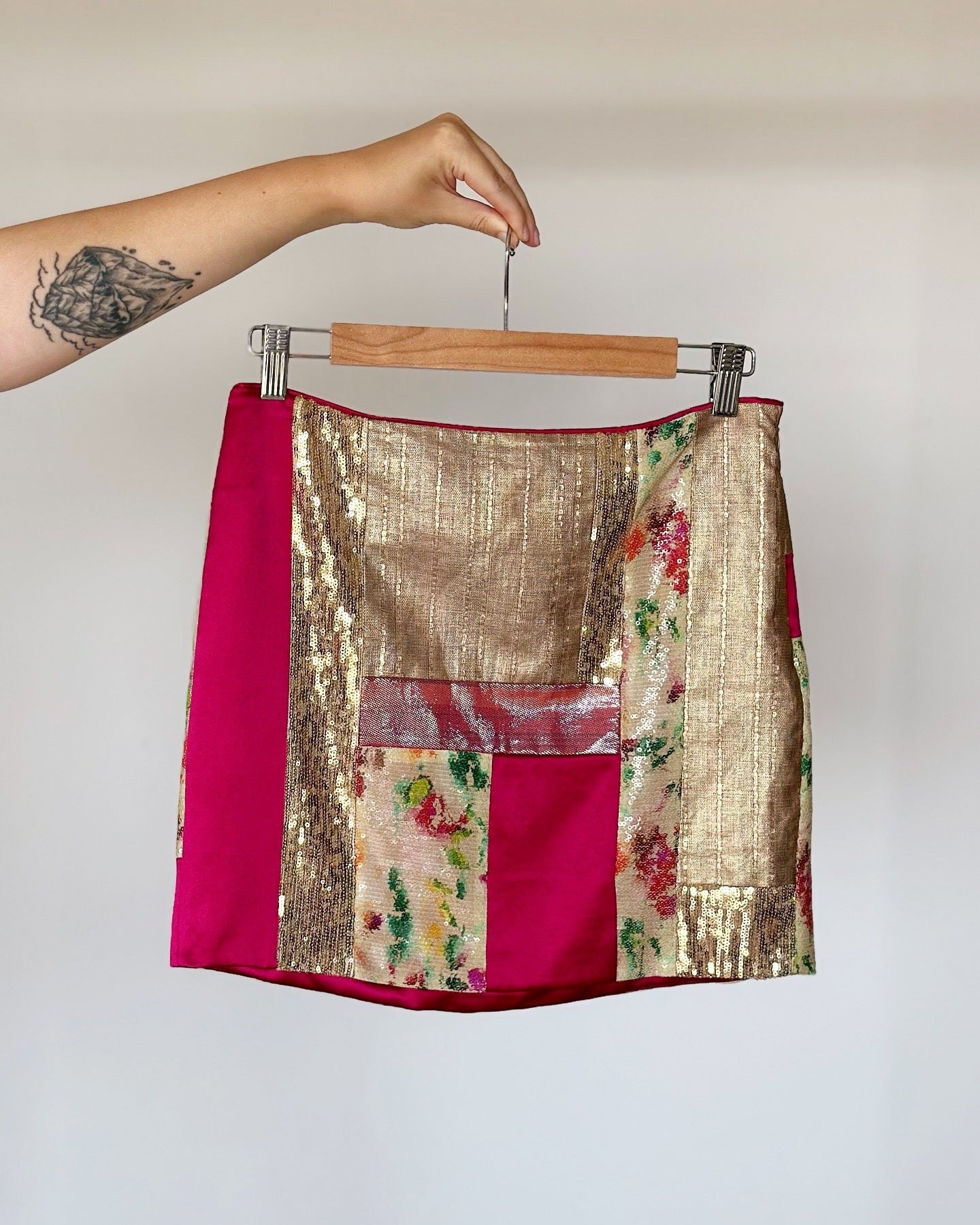 Incredible vintage mini skirt Diane von Furstenberg 💗