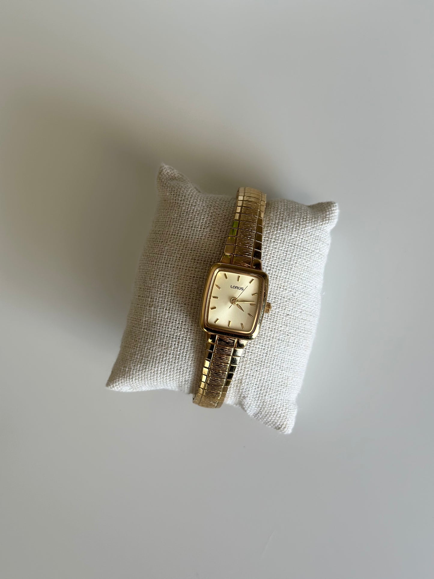 Stunning vintage gold-tone watch by Lorus (part of Seiko)
