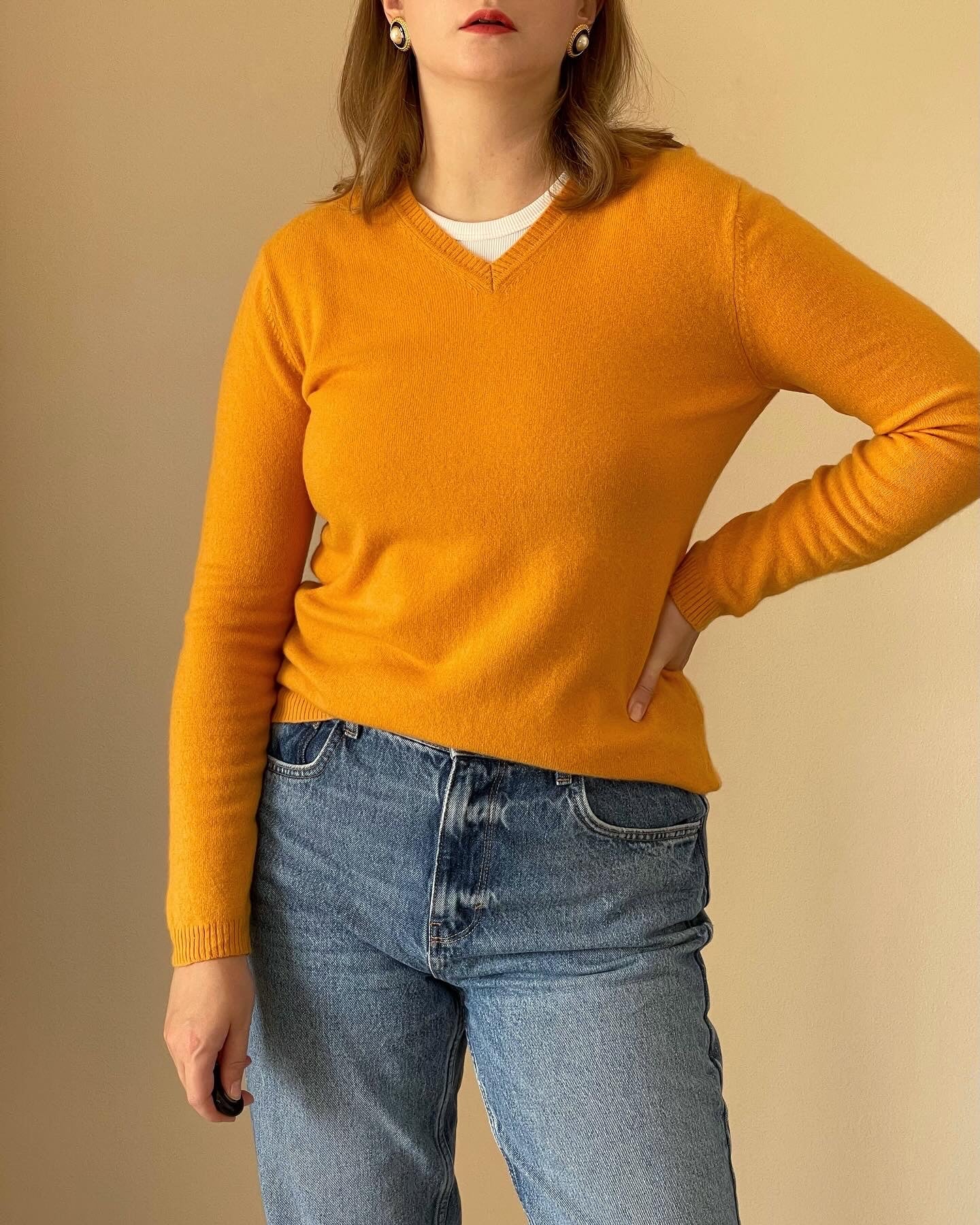 Vintage knit jumper made from 100% cashmere