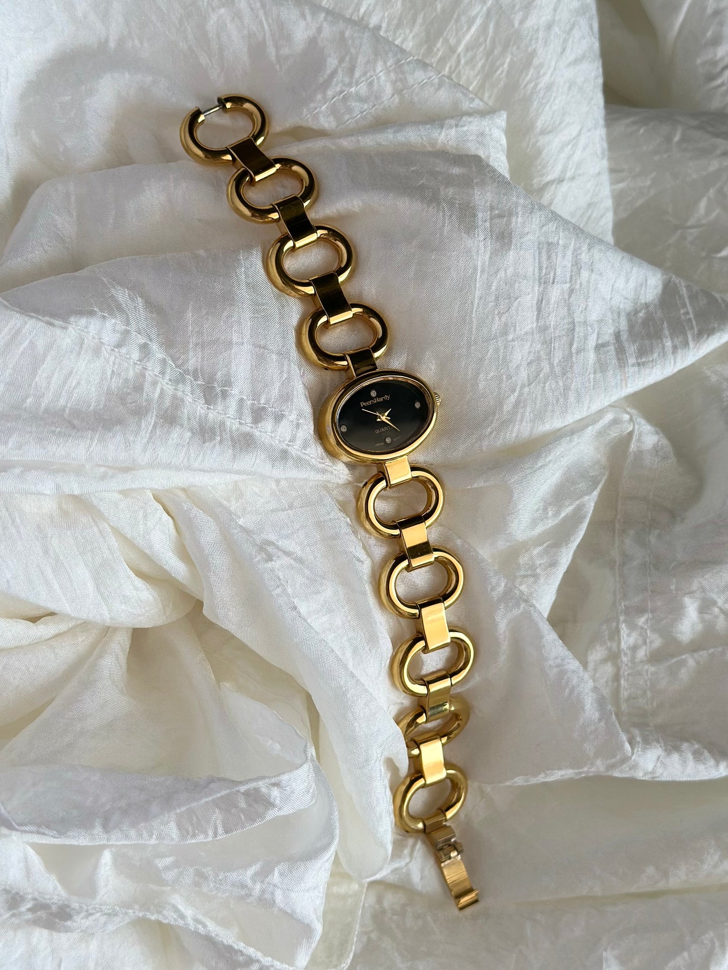 Striking vintage watch from Peers Hardy with black dial