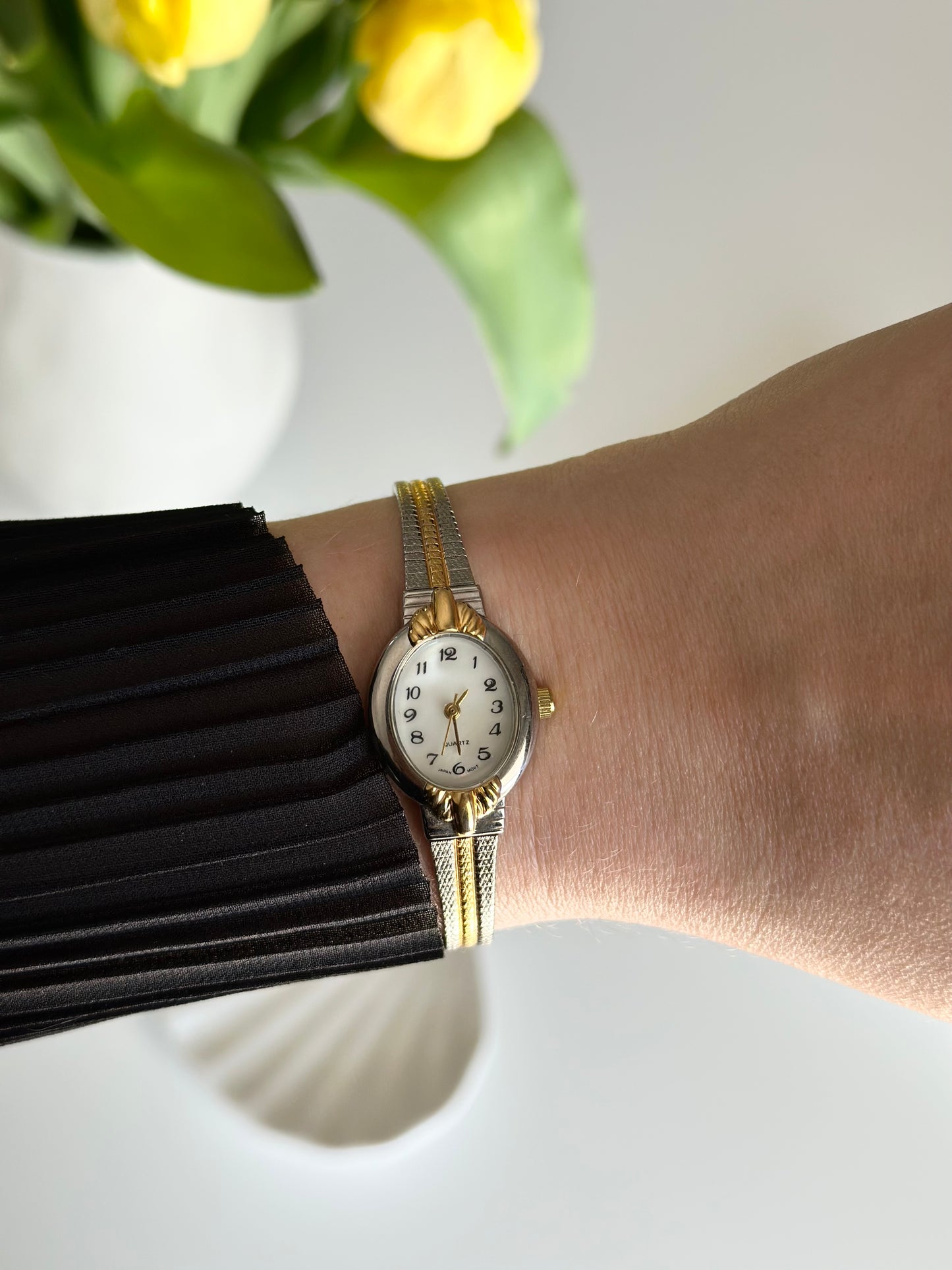 Timeless vintage Avon watch from the 1990s ✨