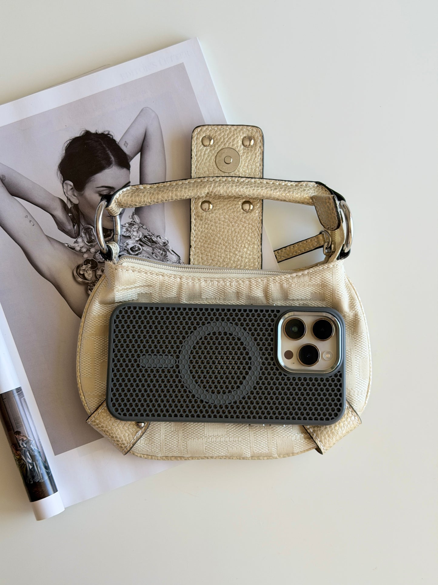 Vintage Guess mini cream bag
