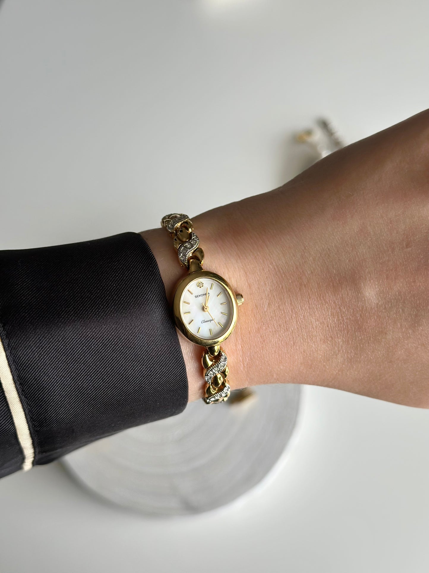 Beautiful vintage watch Sekonda Classique