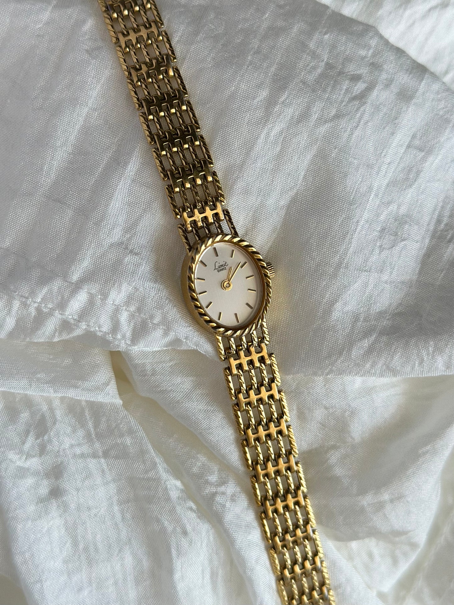 Charming vintage Limit watch