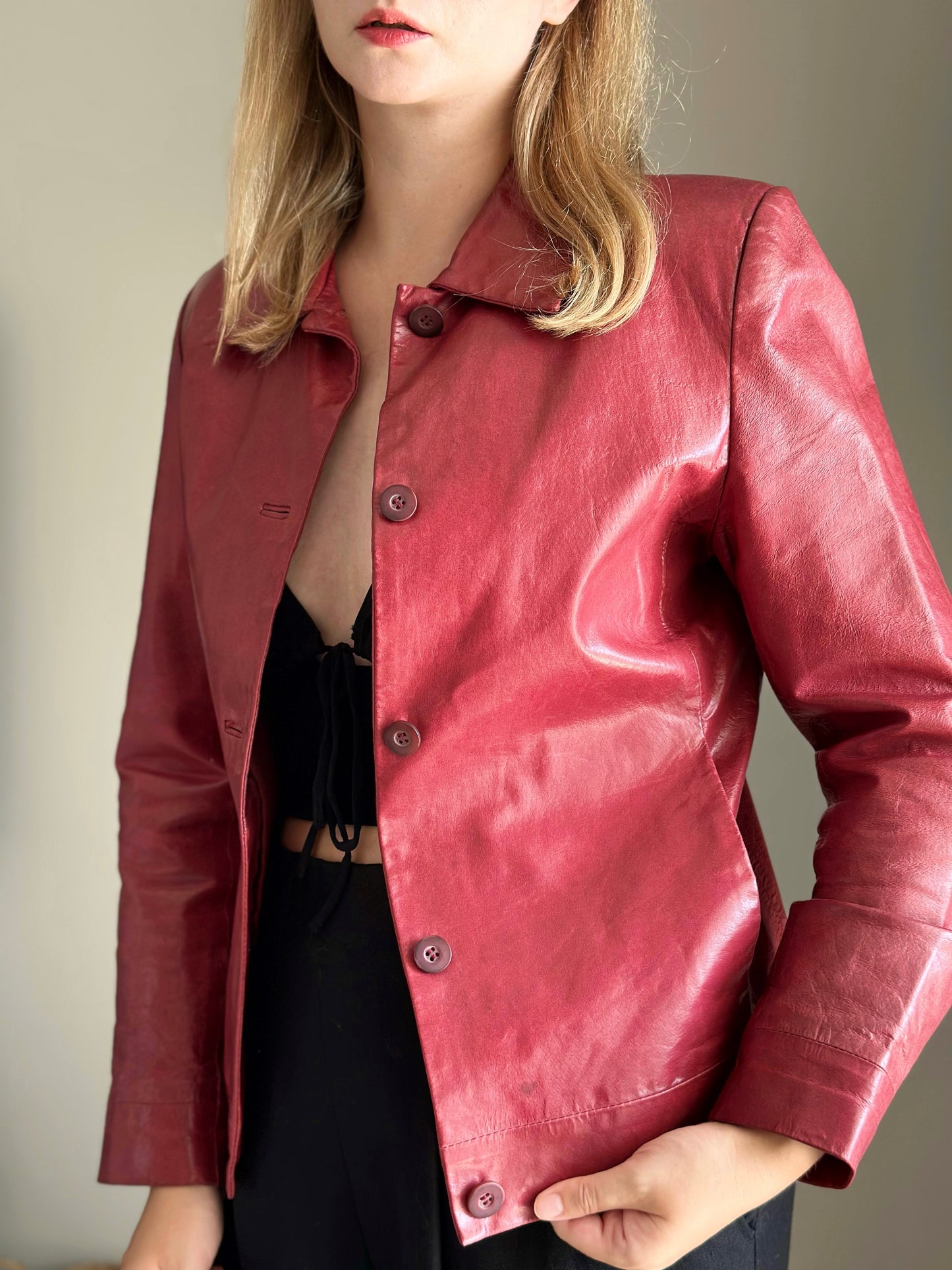 Standout vintage leather jacket 90s