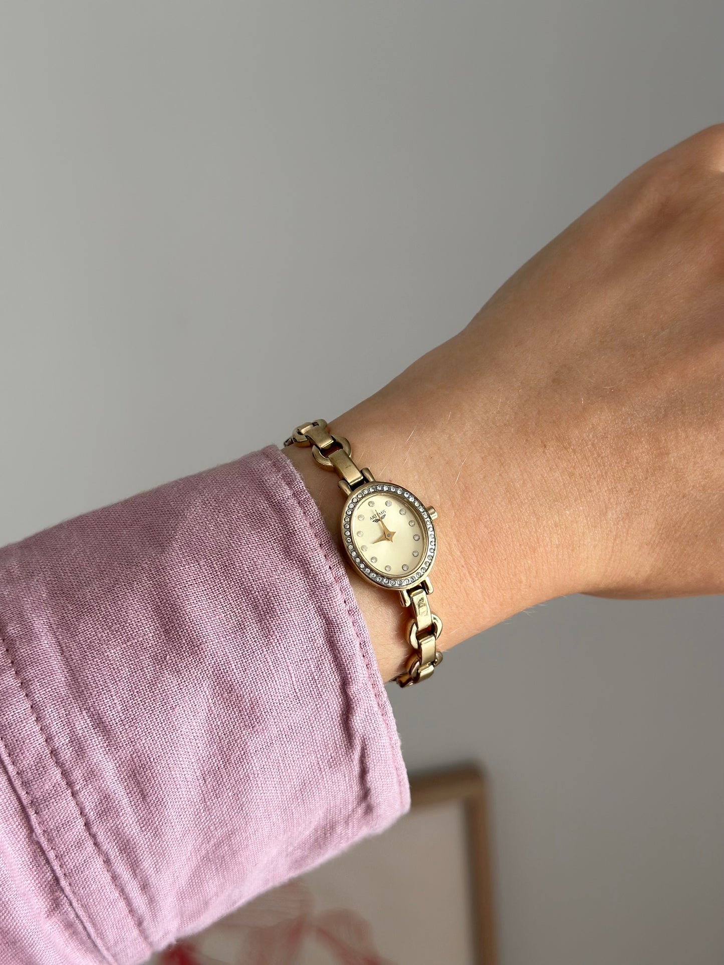 Glamorous vintage watch from Artemis