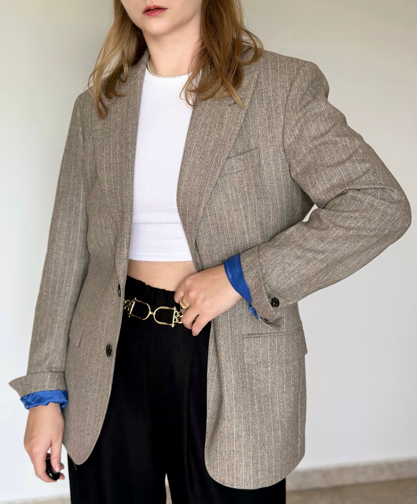 Timeless wool blazer with blue lining