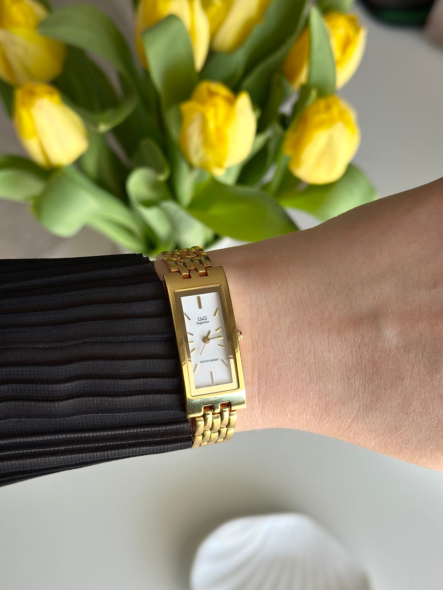Elegant vintage gold-tone watch Q&Q Superior ✨