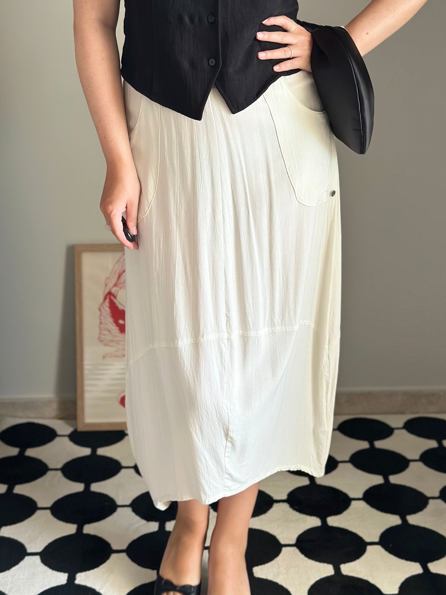 Beautiful midi viscose skirt from Scandinavian brand