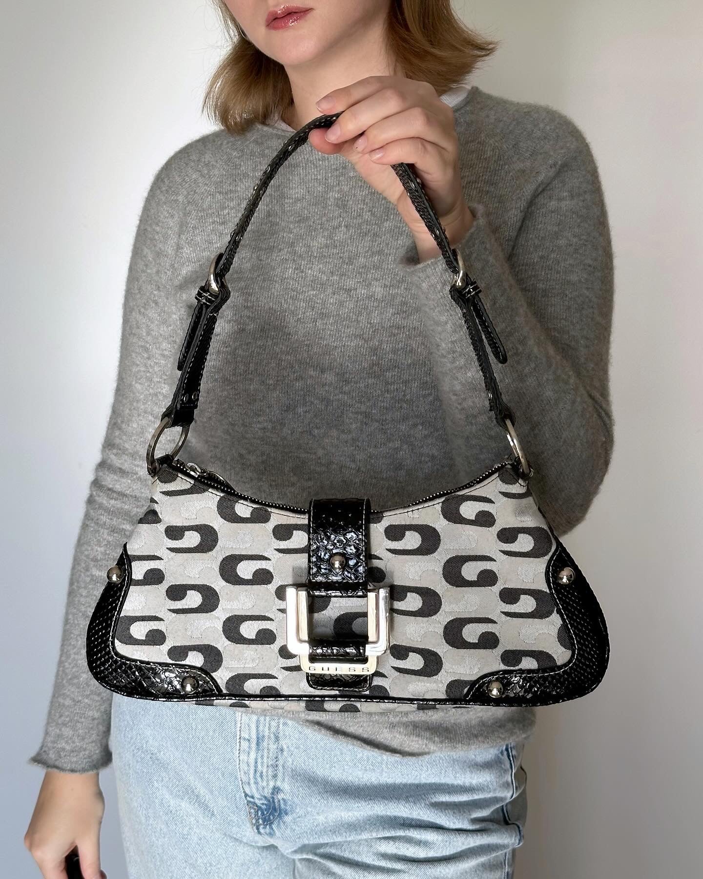 Super trendy vintage Guess bag with monogram print from 00s