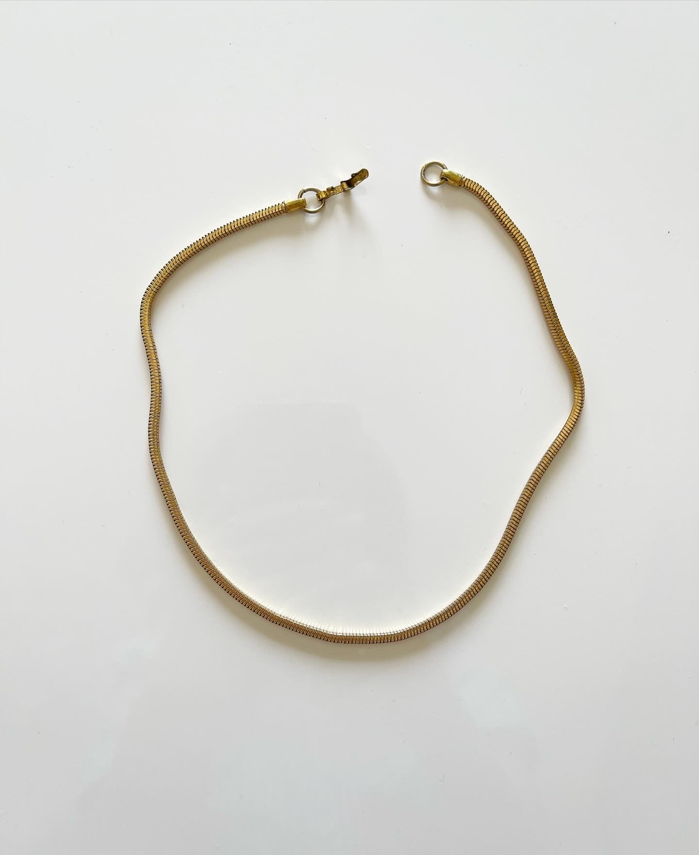 Lovely vintage gold-tone necklace