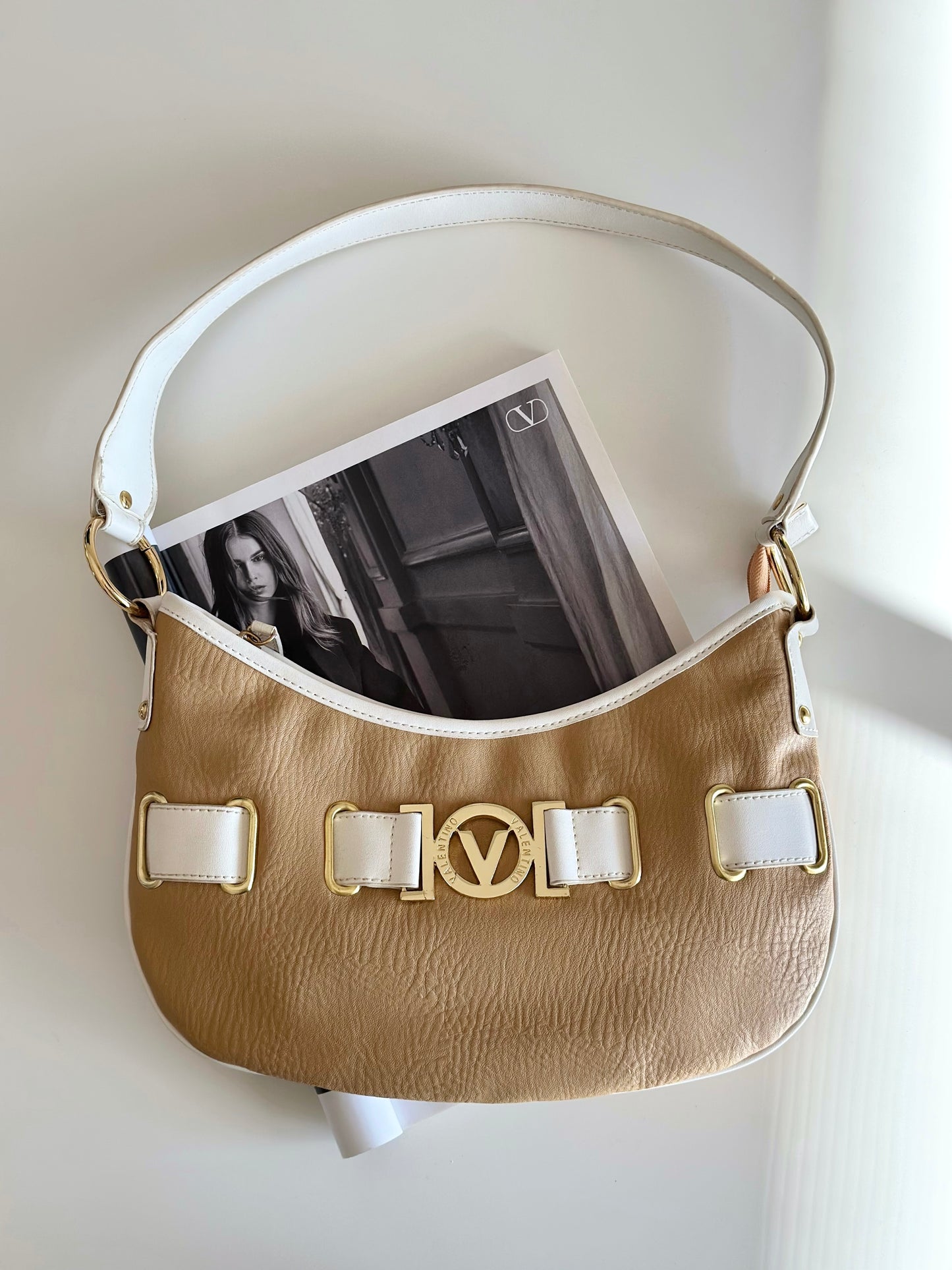 Stunning vintage Mario Valentino baguette bag