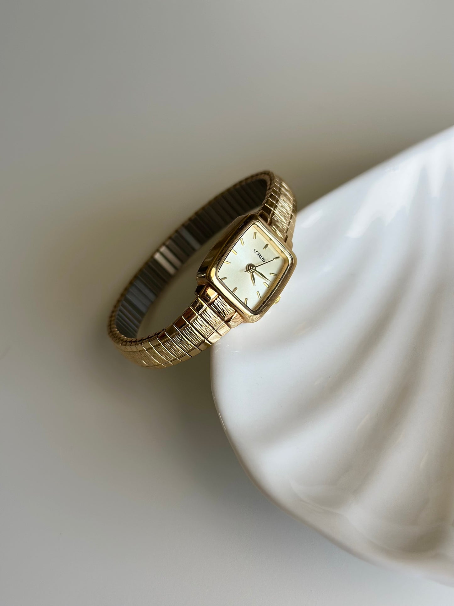 Stunning vintage gold-tone watch by Lorus (part of Seiko)
