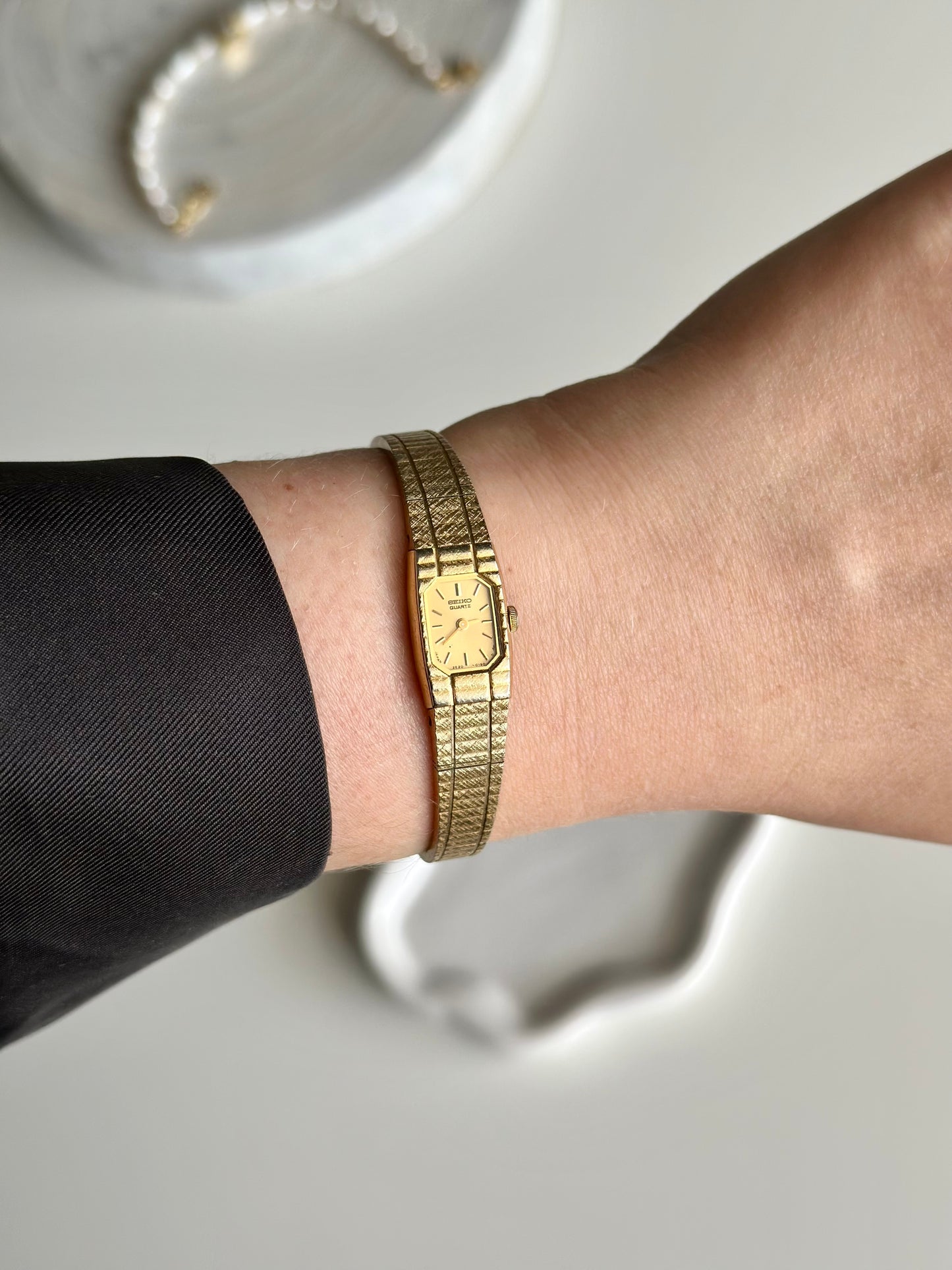 Charming vintage Seiko quartz watch