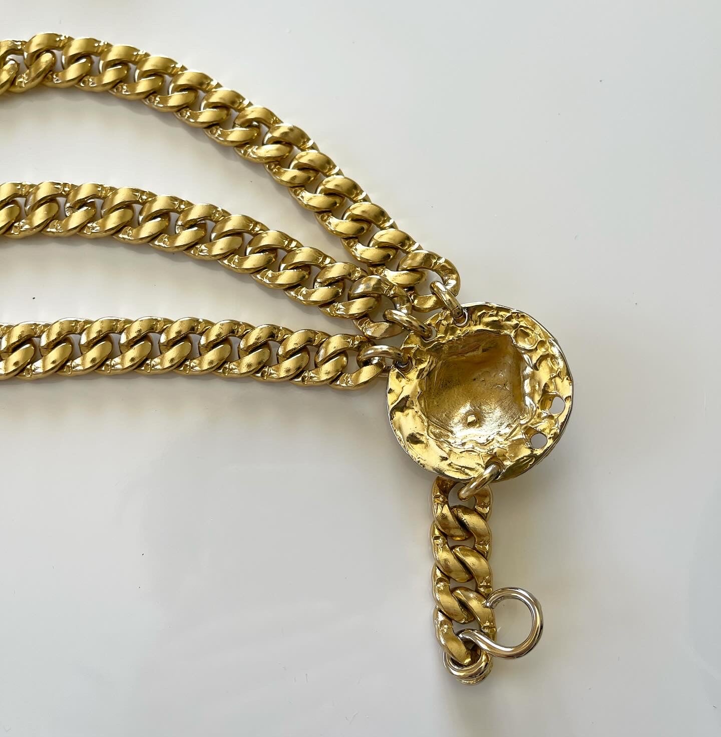 Amazing vintage gold-tone chain belt with lions