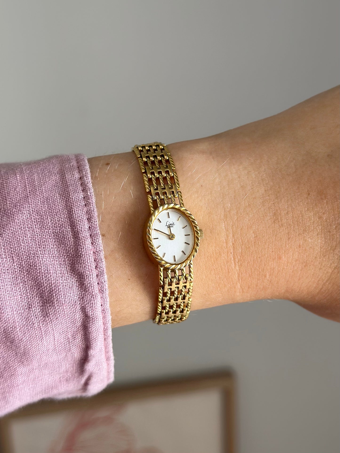 Charming vintage Limit watch