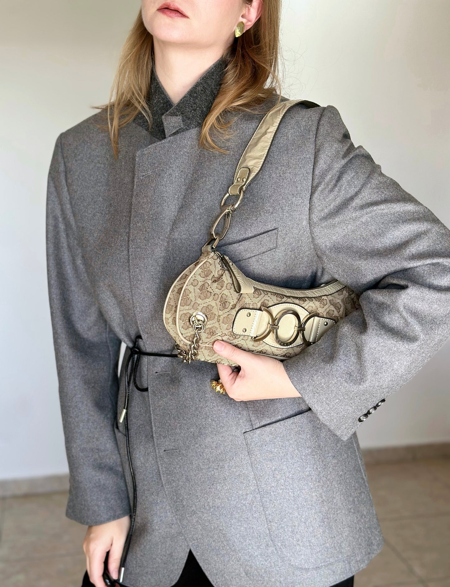 Iconic vintage Guess handbag