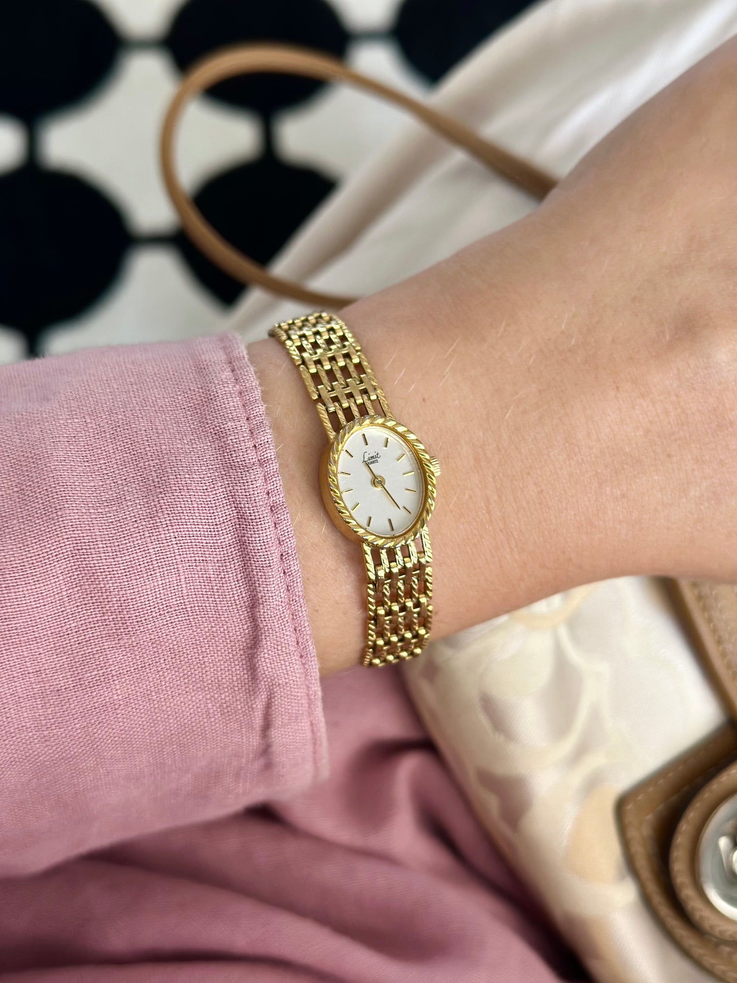 Charming vintage Limit watch