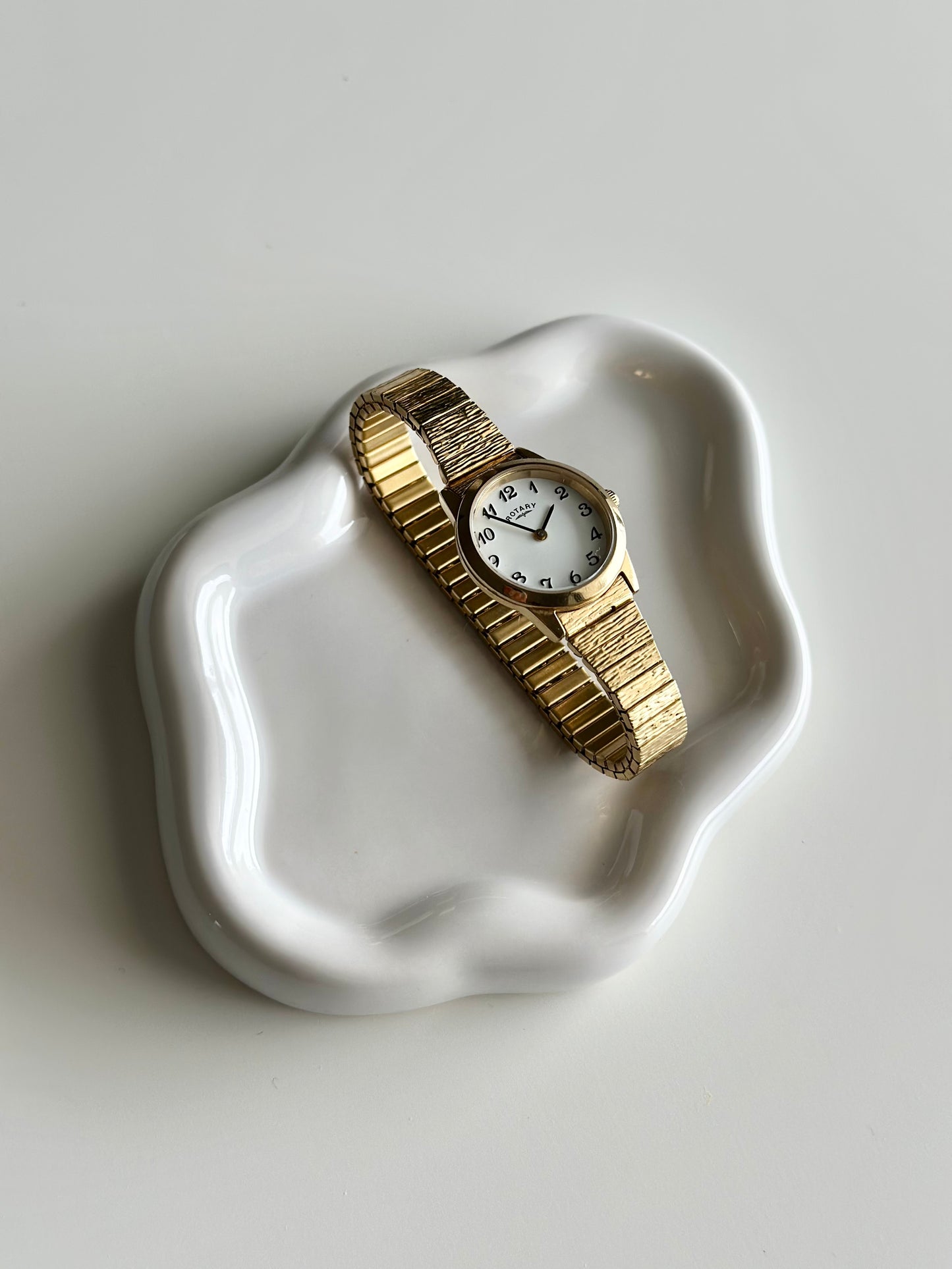 Elegant vintage Rotary quartz watch