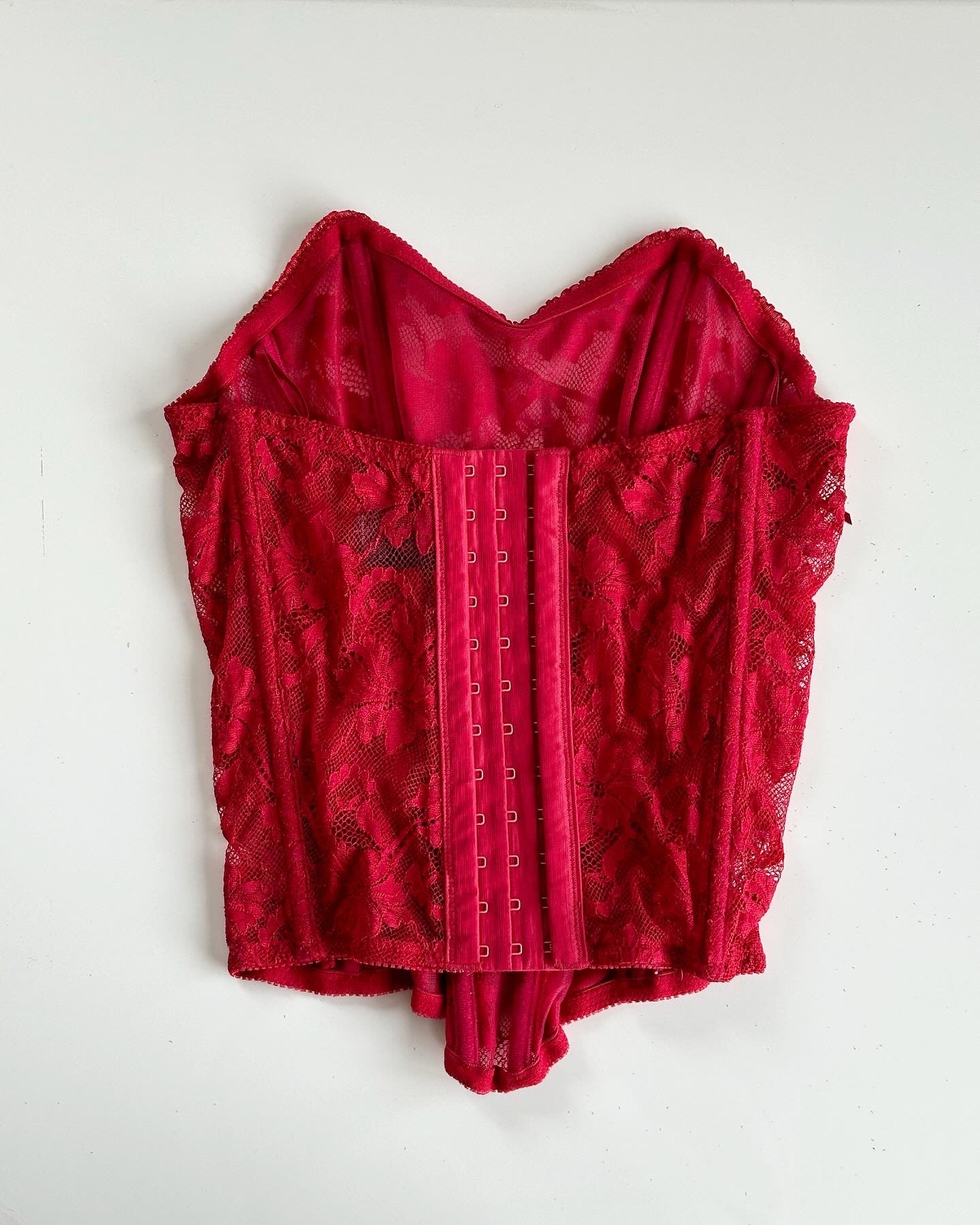 Beautiful red lace corset (non-padded)