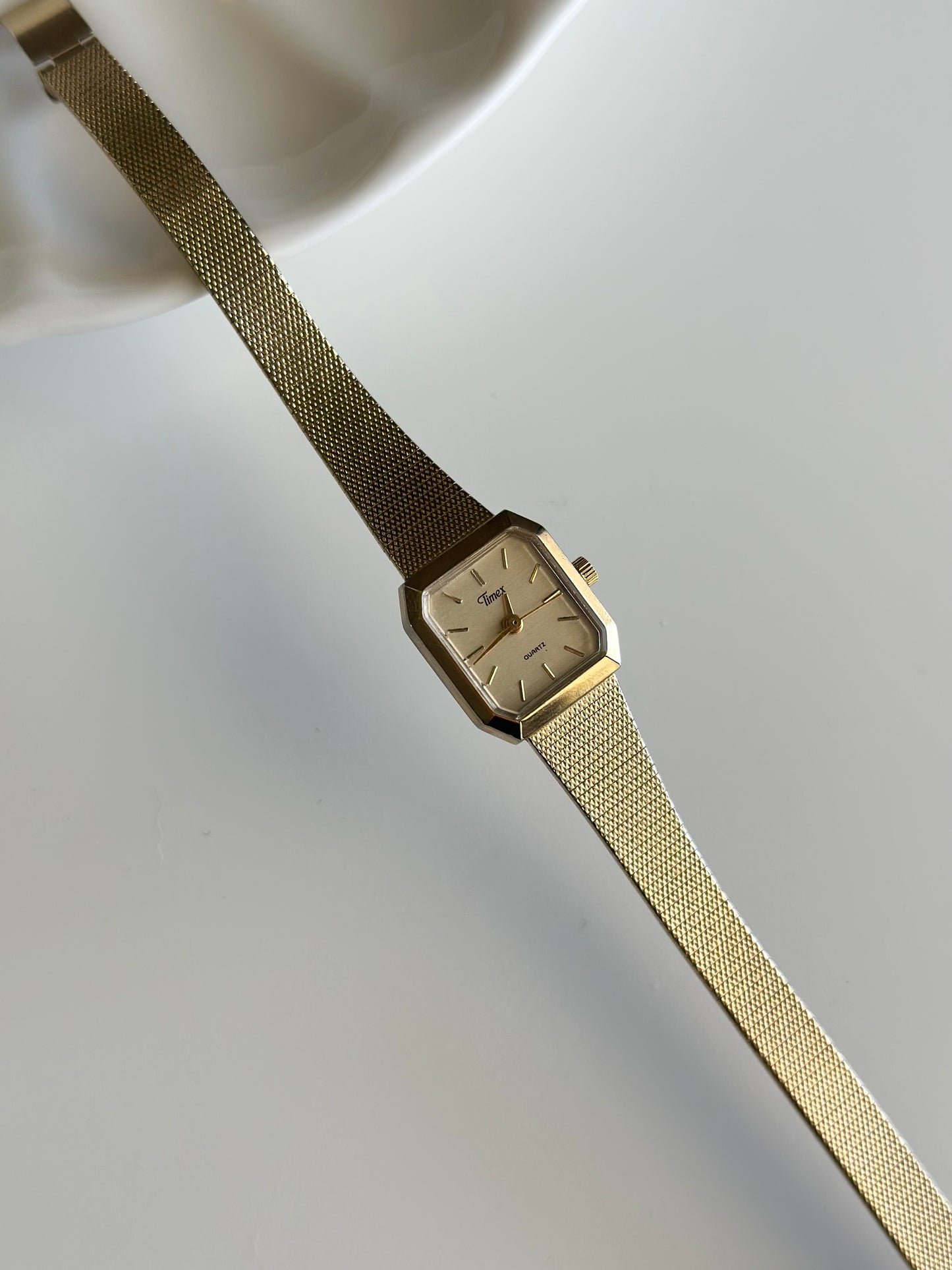Stunning vintage gold-tone Timex watch from early 1990s.