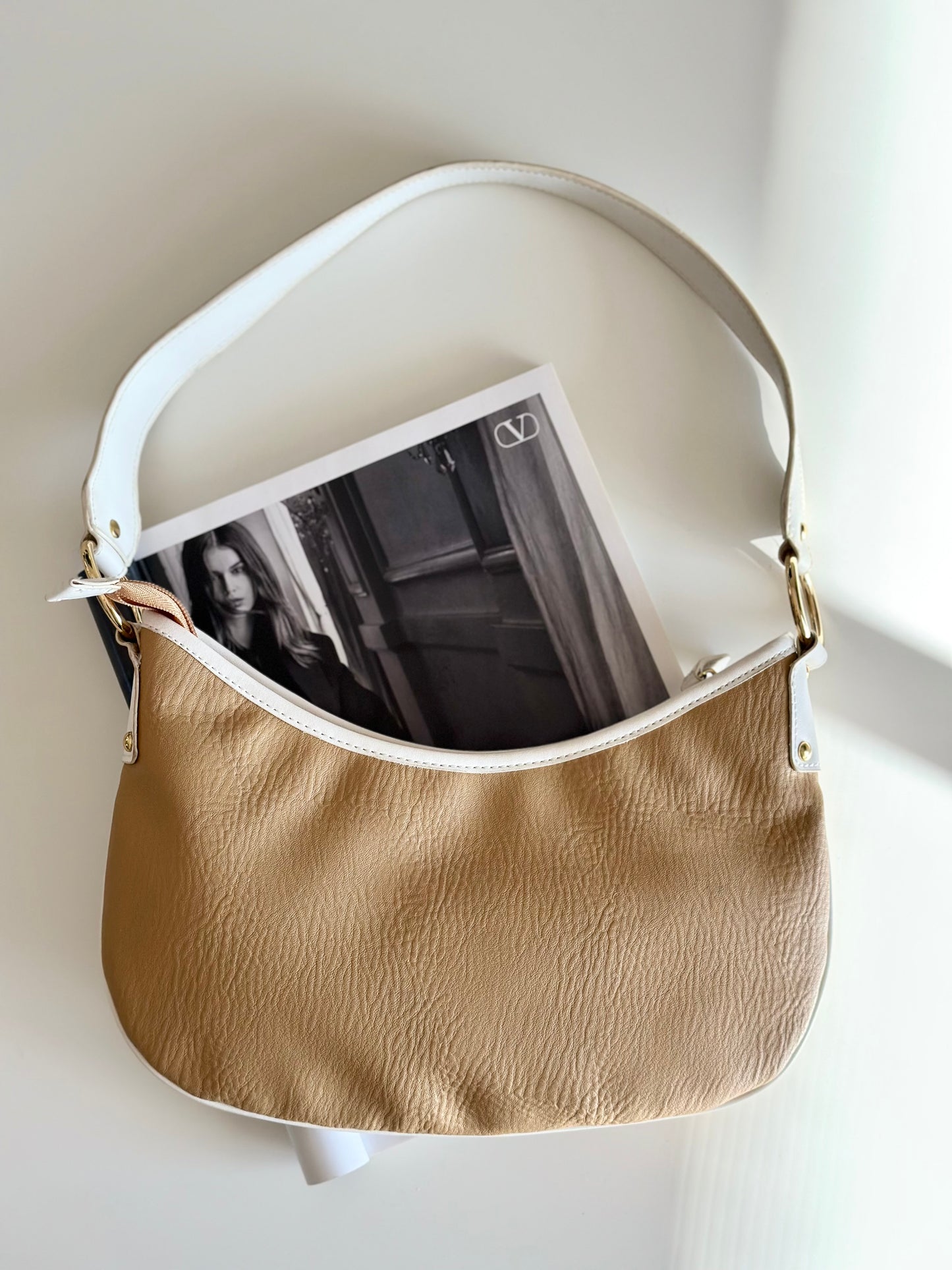 Stunning vintage Mario Valentino baguette bag