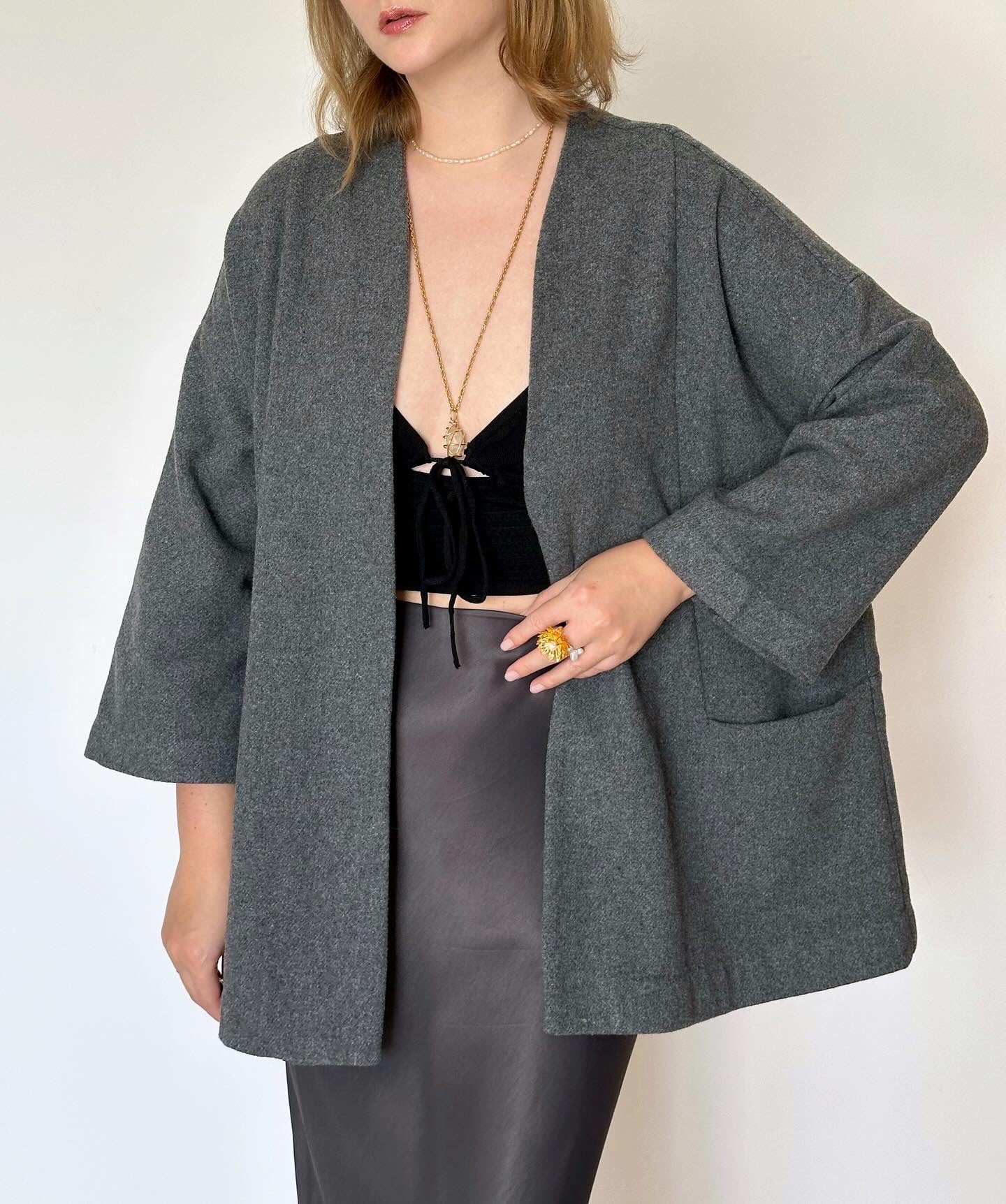 Beautiful vintage kimono style cardigan with wide sleeves
