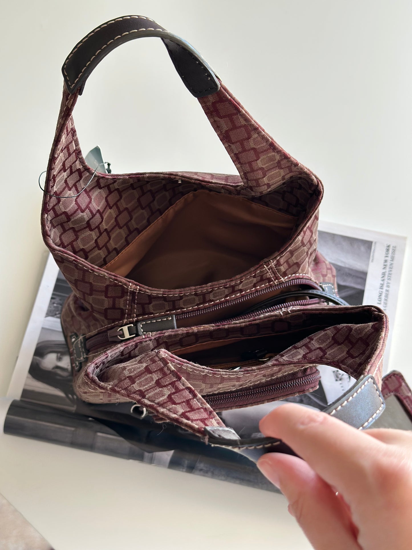 Cute vintage bag by Nine West with mirror from 90s