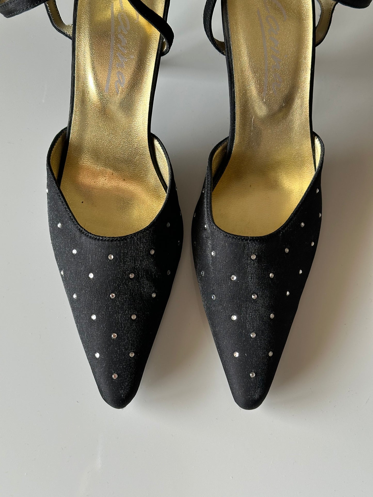 Vintage high-heel satin shoes with crystals 💎